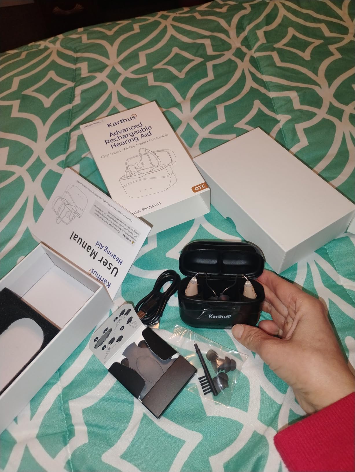 Karthus Hearing Aids, Rechargeable Hearing Aids for Seniors with Hearing Loss, Noise Cancelling & Clear Sound, Comfort & Invisible, 100H Long Battery, 7 Level Volume, One-Button Operation, Skin customer photo 1