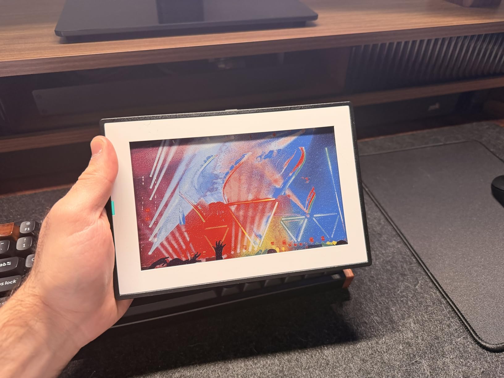 SMARTWIZ+ art - Japan-Designed E Ink Art Frame, 7.3'' Full-Color Spectra6 Display, Wi-Fi, App-Controlled, Perfect for Home Decor | Japan-Engineered E-Paper display | Matter certified | Ultra-Low Power customer photo 1