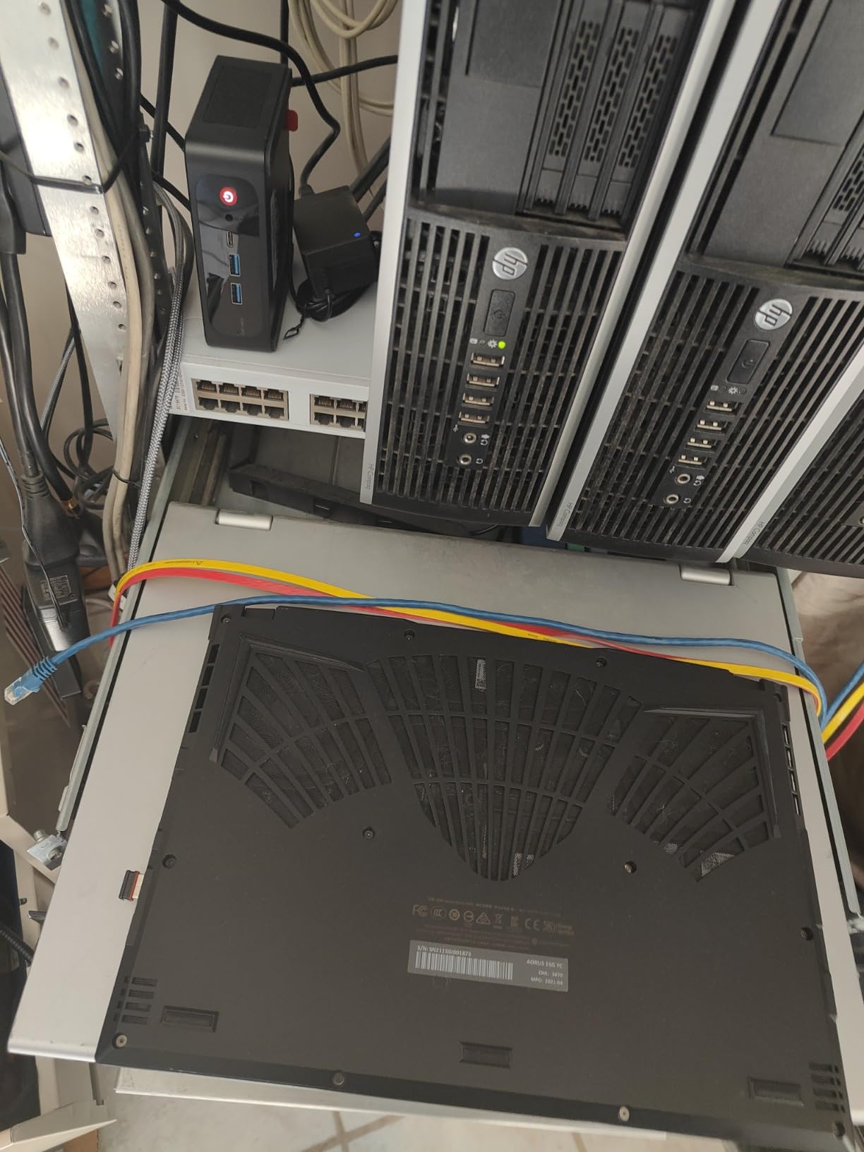 Beelink Mini PC, GTR9 Pro AMD Ryzen AI Max+ 395 CPU (126 Tops), 128GB RAM 2TB Crucial SSD, Mini Computer 10GbE Dual LAN/WiFi 7+BT5.4/8K Quad Display/USB4.0 * 2/SD Card Slot/DeepSeek 70B customer photo 1