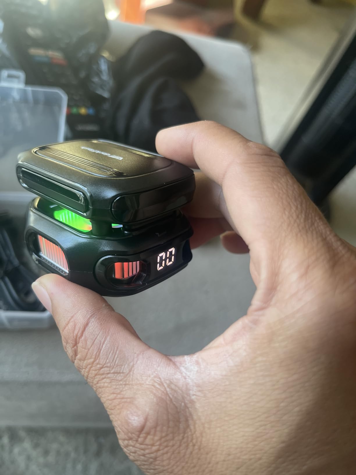 darkFlash Magnetic Cell Phone Cooler for Gaming, Portable Phone Cooling Fan with Rechargeable Battery, Phone Radiator with RGB Light, Compatible with iPhone/Samsung/Android/iPad/Tablet (DK-GT) customer photo 1