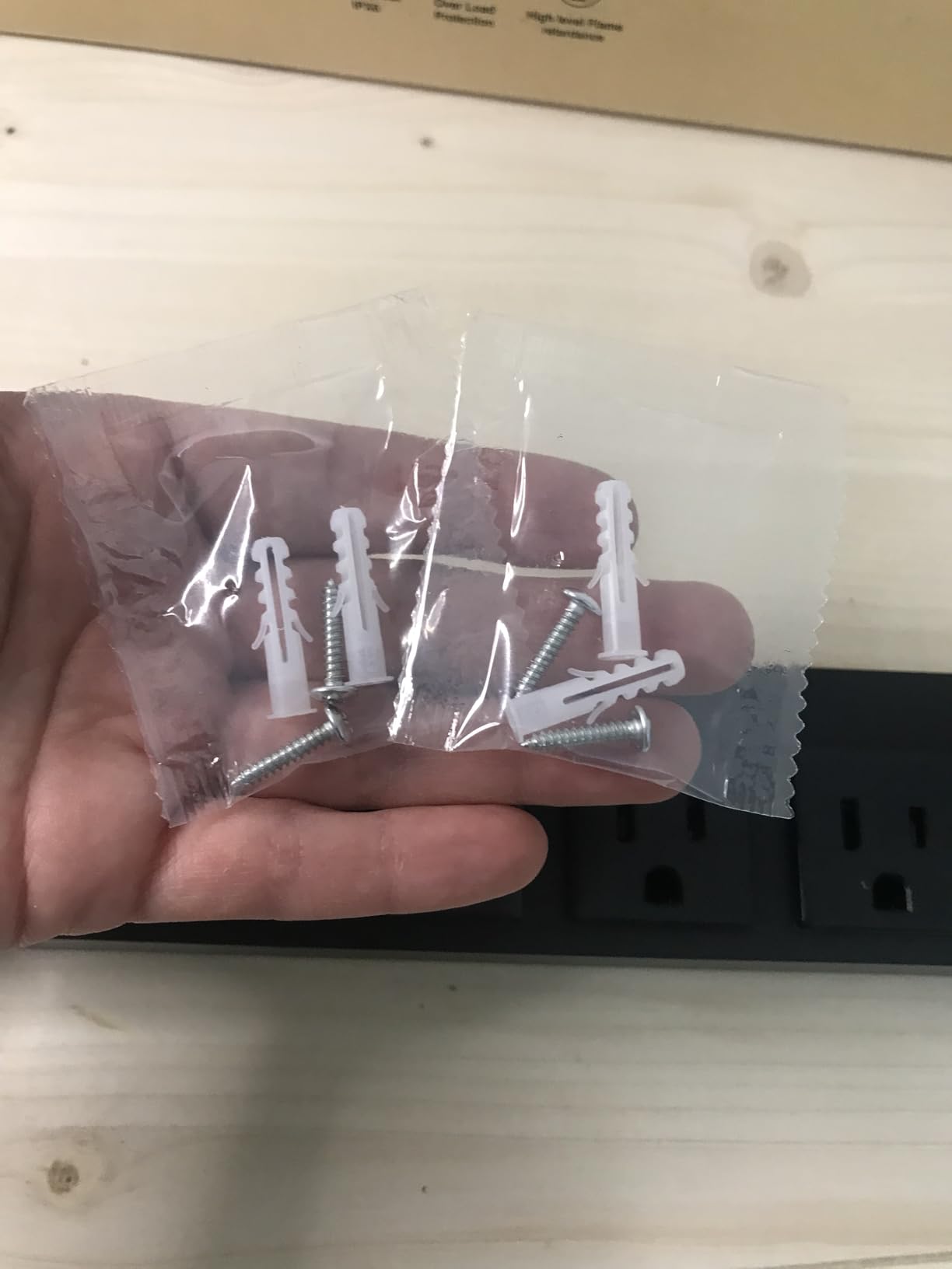 IPX6 Outdoor Power Strip Weatherproof,Metal Waterproof Surge Protector with 6 Outlets,Waterproof Extension Cord 6FT with Wall Mountable for Camping,Garden & Home ETL Listed customer photo 2