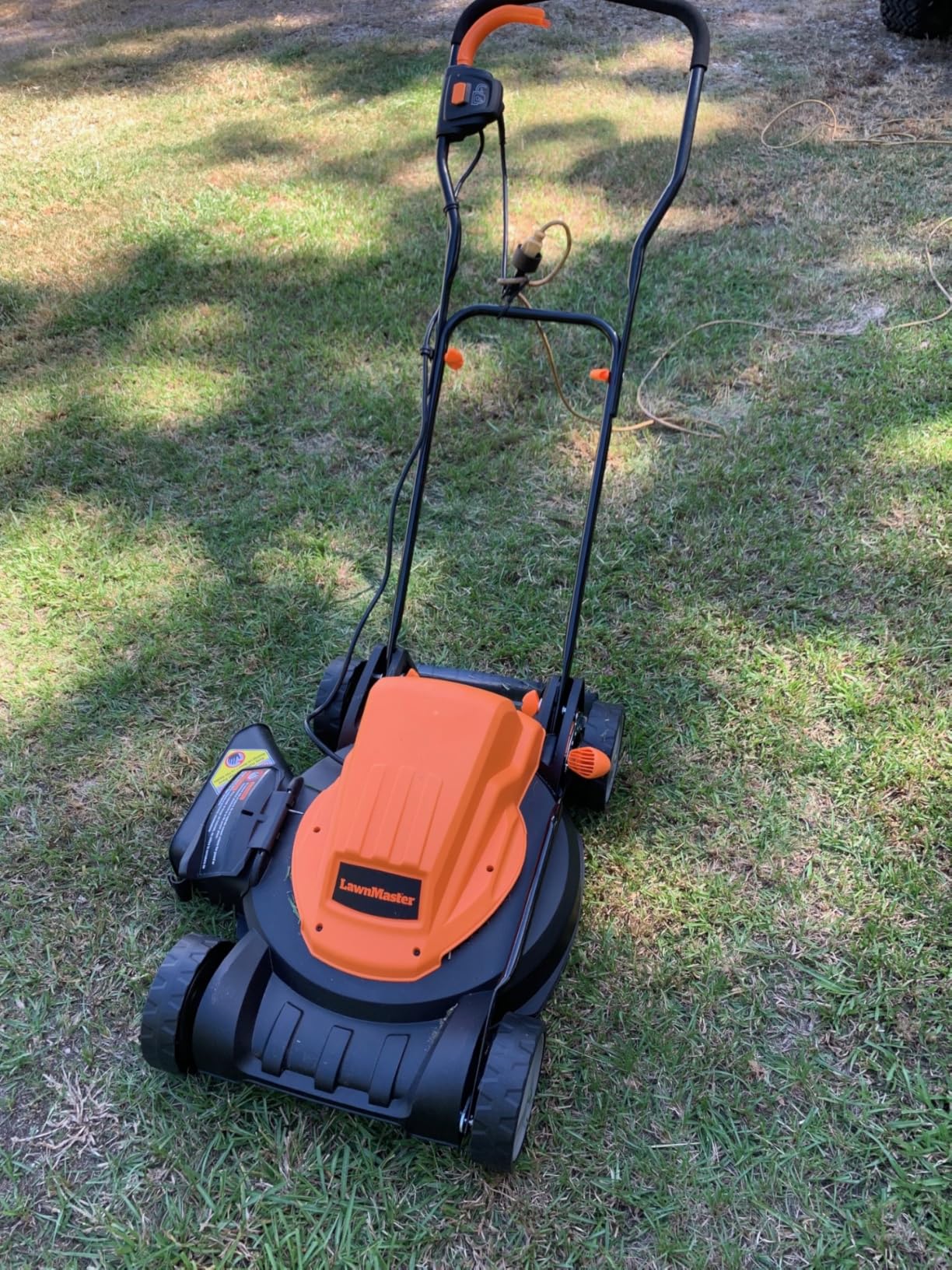 LawnMaster Electric Lawn Mower 12AMP 19-Inch ME1218X.01 customer photo 1