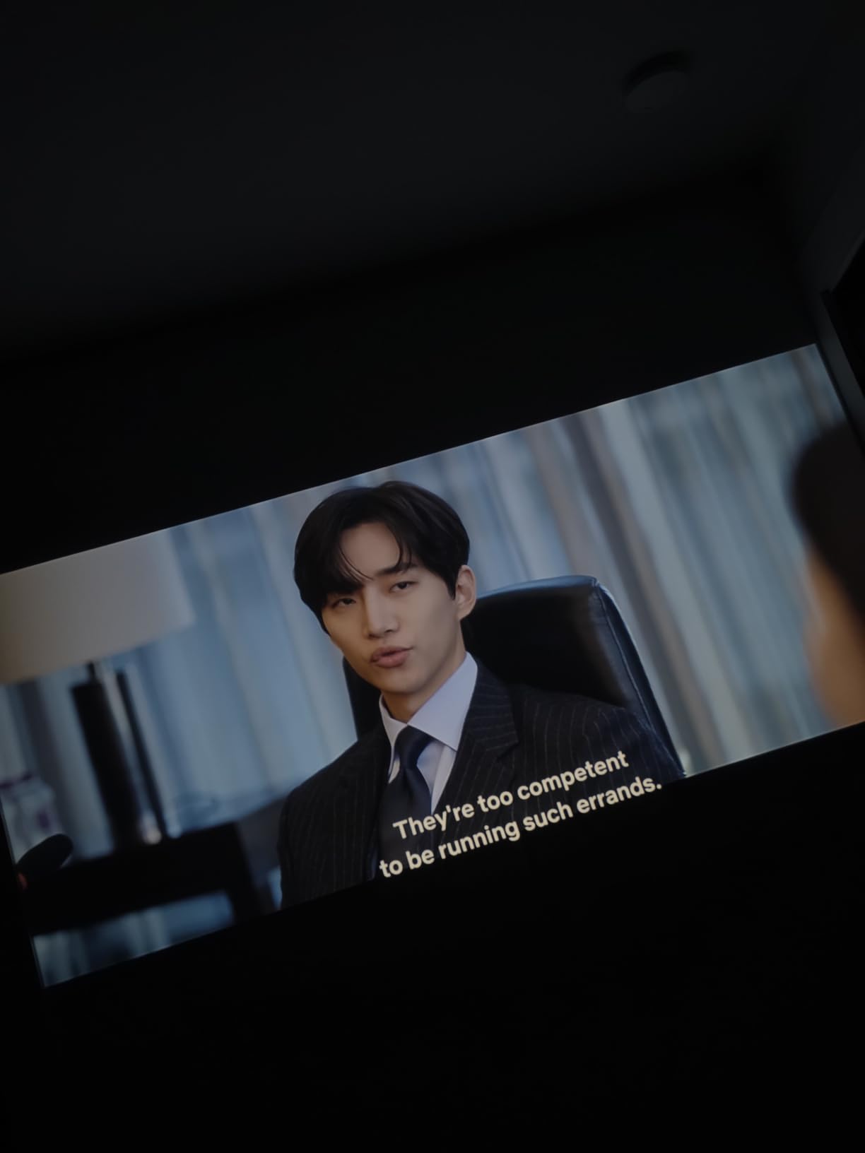 XGIMI Vibe One Battery Powered 1080P Smart Portable Projector, Google TV with Licensed Netflix, Sound by JBL, Built-in Battery, Auto Focus Auto Keystone, HD Outdoor Movie Projector for Home (Ash) customer photo 2