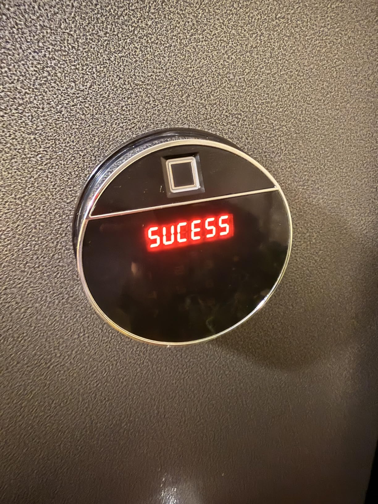 KAER Fireproof 20 Gun Safe 1400°F / 45 Minutes Biometric Gun Safe for Rifles and Pistols Rifle Safe Gun Cabinet Quick Access Gun Safes with Adjustable Shelf and Gun Rack customer photo 2