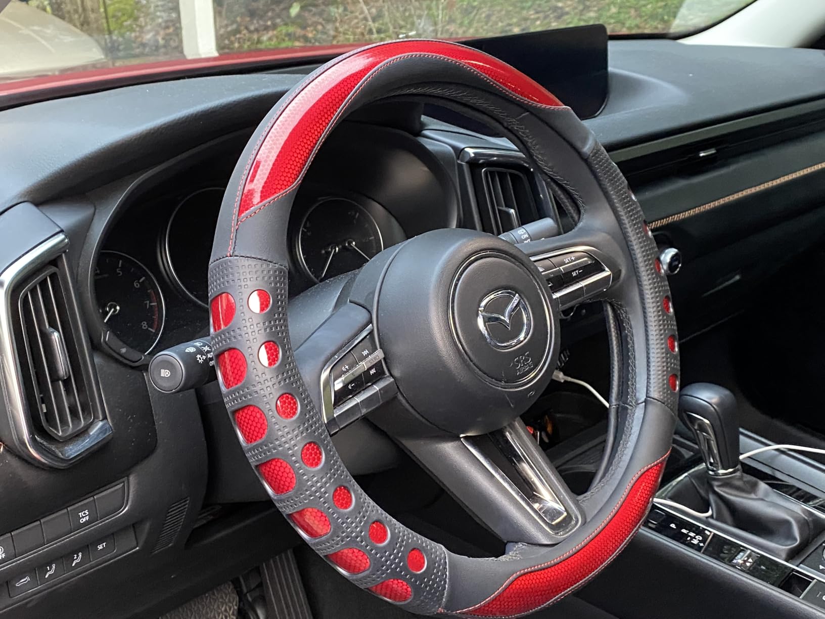 PU Leather Car Steering Wheel Cover with Anti-Slip Grip, for Women and Men, Universal Fit for 14.5-15 Inch Cars, Trucks, SUVs (Red (Round), Medium(Standard) Size[14 1/2''-15'']) customer photo 2
