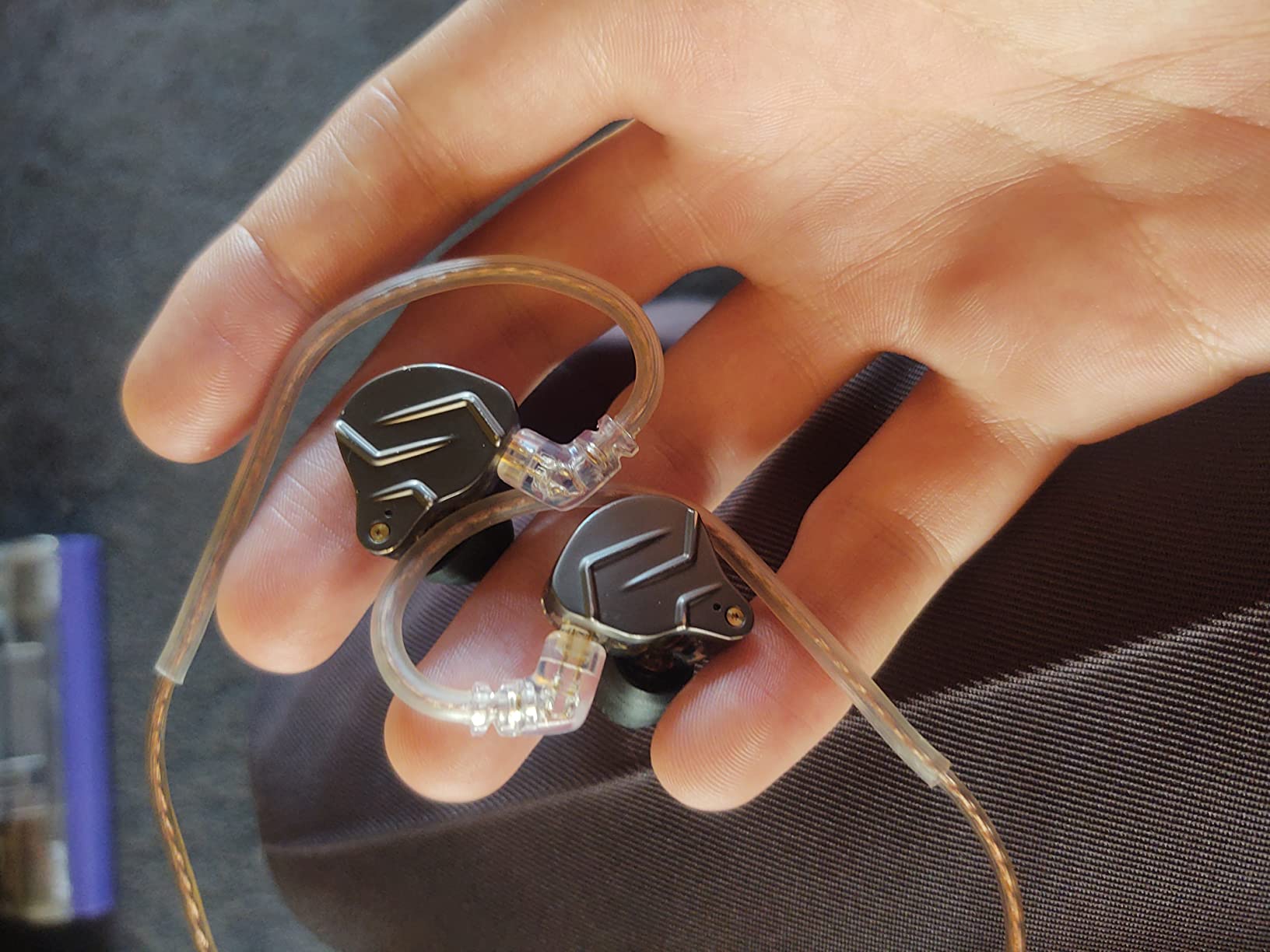 CCZ BC01 PRO in Ear Monitor Headphones, IEM for Gaming, HiFi Powerful Bass Gaming Earbuds, 1BA 1DD High Fidelity IEMS in Ear Headphones for Singers Musicians with Patent Ear fins (Without mic, Cyan) customer photo 2