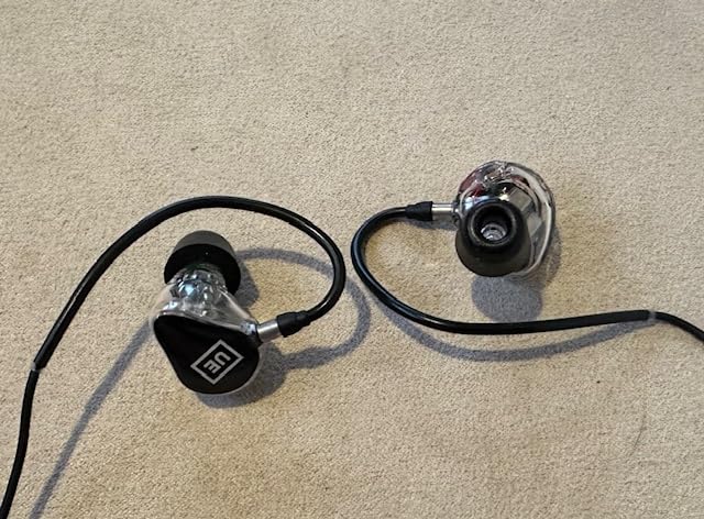 UE 350 Universal in-Ear Monitors, Triple Driver Stage Monitors with Exceptional Headroom for Musicians & Audio Engineers, 1 Pair customer photo 1