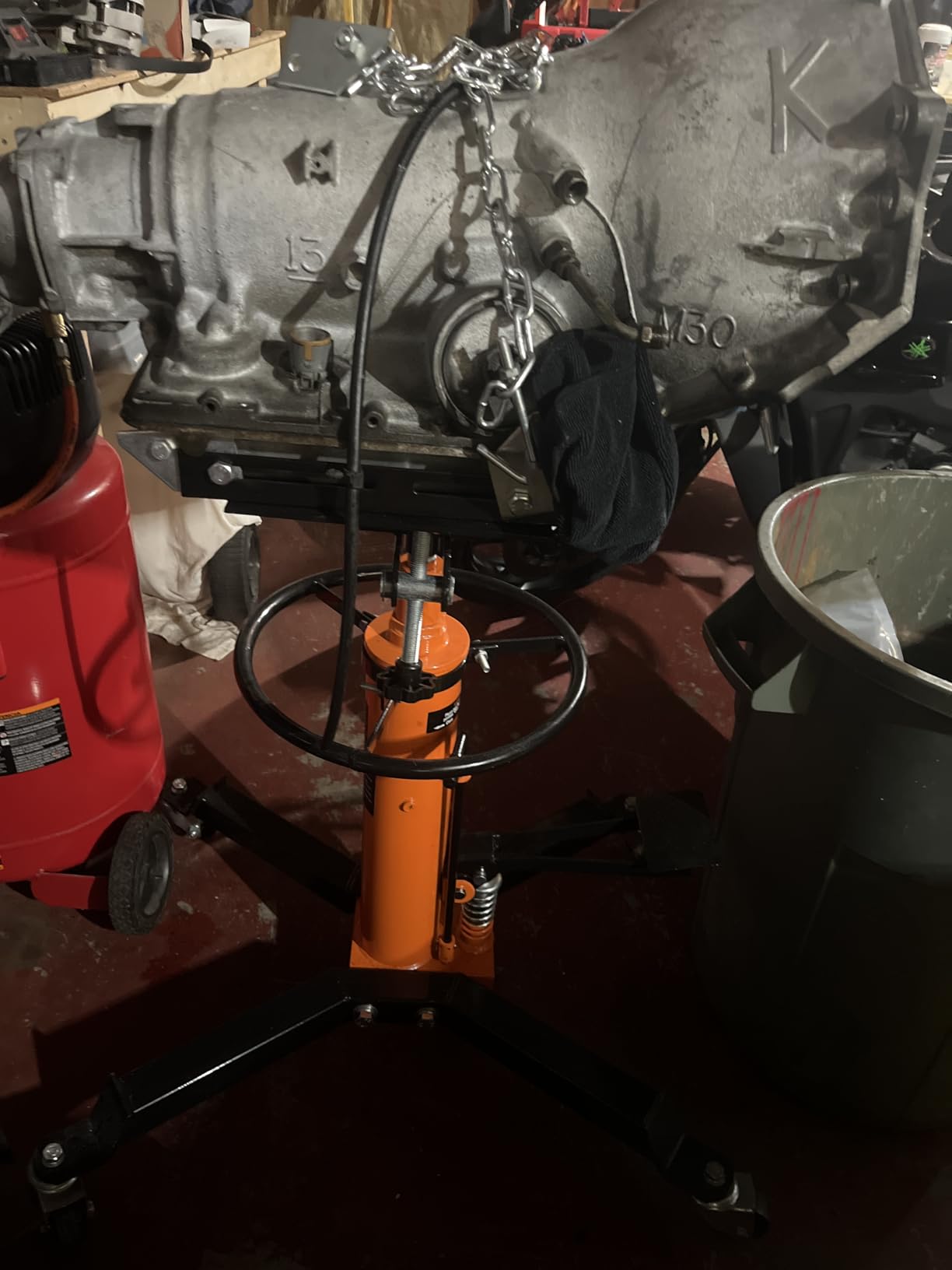 VEVOR Hydraulic Transmission Jack, 1660 lbs Capacity Hydraulic Telescopic Transmission Jack, 34.6-69.3 in High Lifting Height, 2-Stage Floor Jack Stand with Foot Pedal, 360° Swivel Wheel, Blue customer photo 2