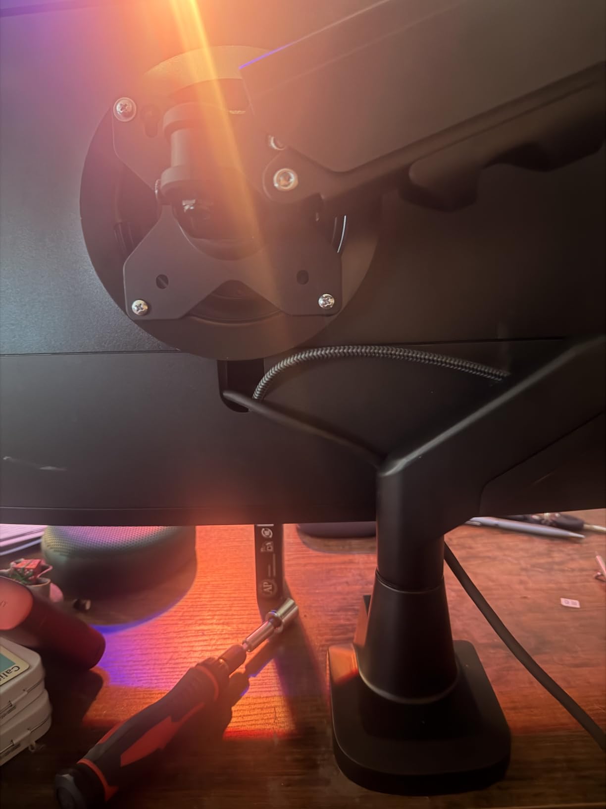 WALI Heavy Duty Single Monitor Arm for 17-49 Inch Flat Curved Ultrawide Screens, up to 33 Lbs, Adjustable Gas Spring Single Monitor Desk Mount for Home Office Gaming customer photo 2