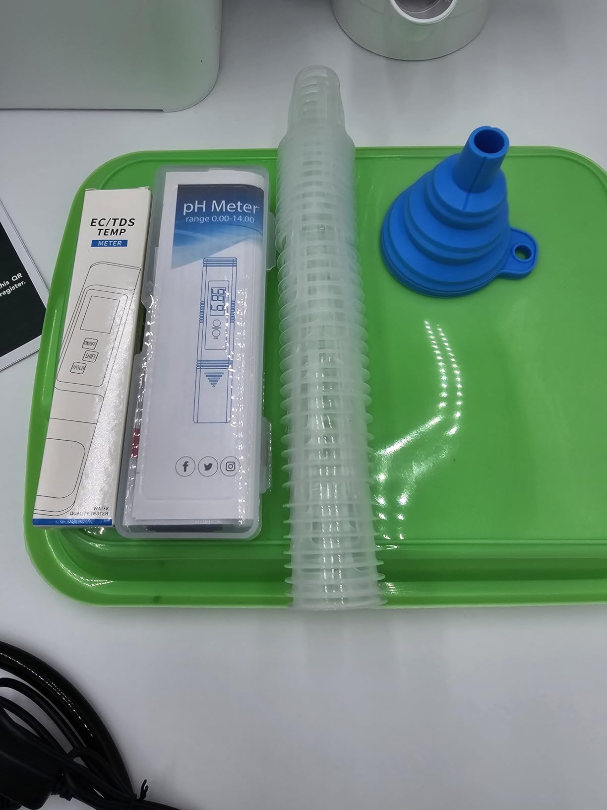 Carpathen Hydroponic Tower Growing System - Indoor Vertical Gardening System with Grow Lights for 30 Plants - Complete Kit with Timer, PH+TDS Meter, and Water Level Gauge - Indoor Herb Garden customer photo 2