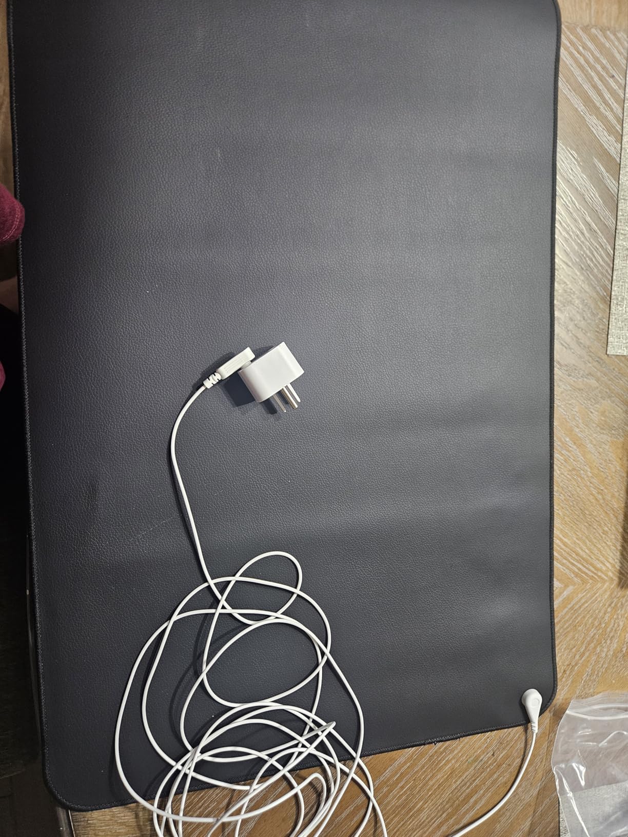 Grounding Mat for Better Sleep, Enhanced Comfort, Daily Balance and Wellness, Grounding Pad for Bed, Feet and Desk, Use at Home or Office, Premium Non-Slip Earthing Mat with 15ft Cord customer photo 2