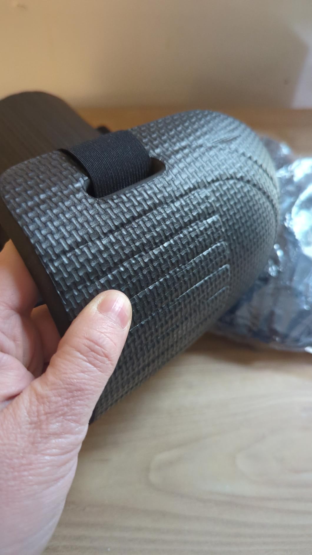 65-Piece All-in-One Flooring Installation Tool Kit for Laminate, Vinyl & Hardwood Floors - Heavy-Duty Pull Bar, Reinforced Double-Faced Mallet, Tapping Block, Knee Pads & 60 Spacers customer photo 2