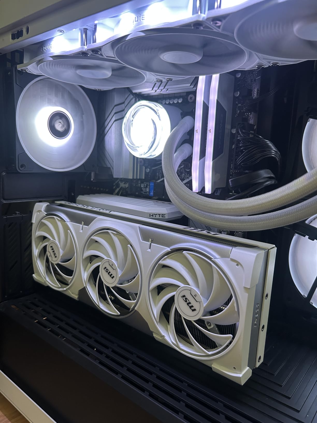 MSI Gaming RTX 5070 Ti 16G Ventus 3X PZ OC Graphics Card (16GB GDDR7, 256-bit, DisplayPort x3 2.1a, HDMI 2.1b, NVIDIA Blackwell Architecture) customer photo 2