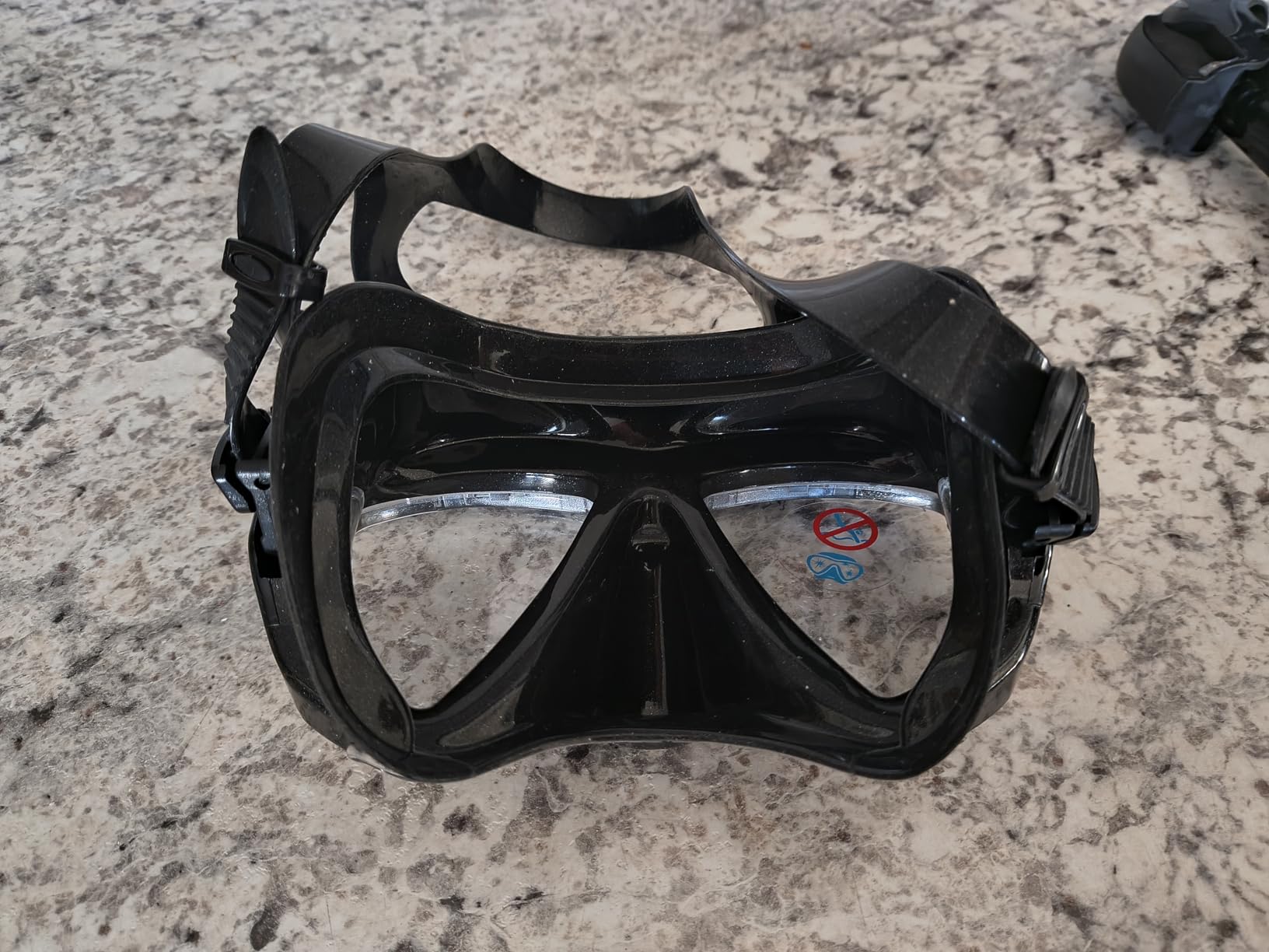 Cressi Mask and Snorkel Kit for Snorkeling and Freediving - Wide View and Dry Snorkel- Big Eyes & Seal Dry - Made in Italy customer photo 2
