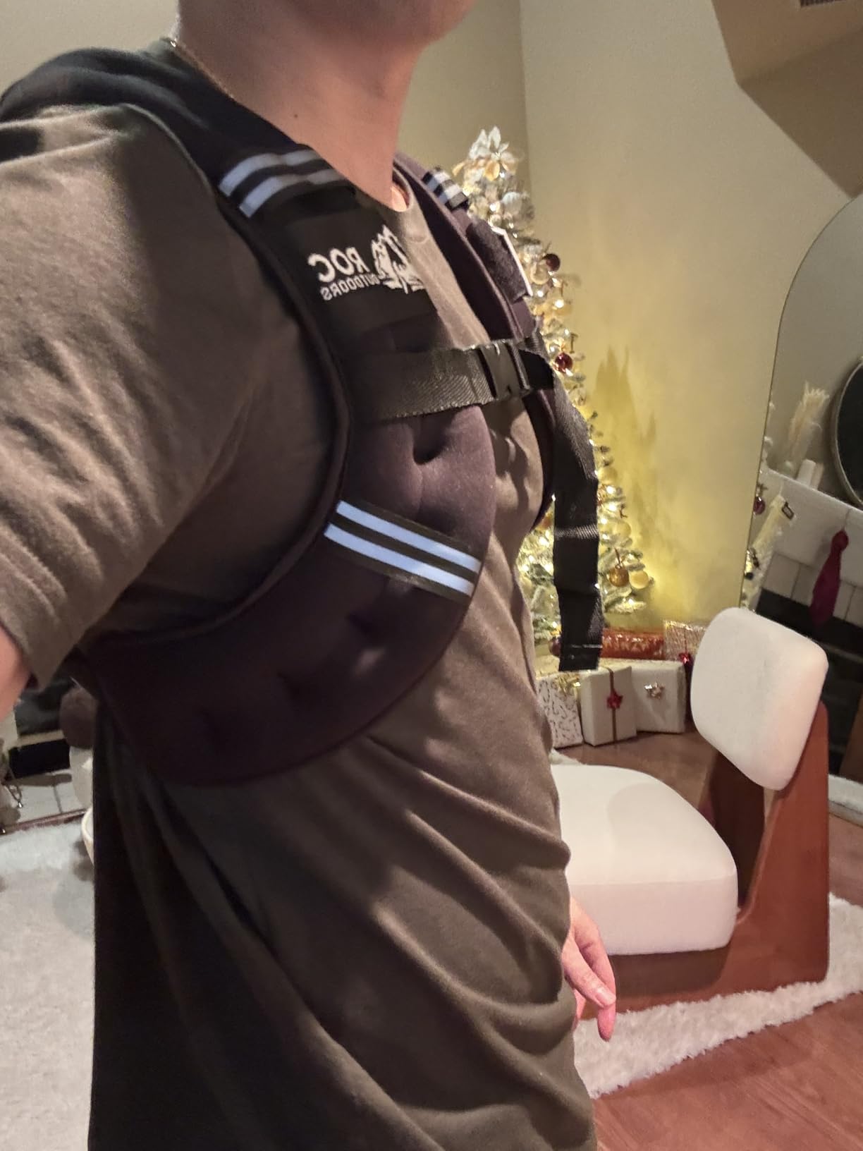 Roc Outdoors Weighted Vest W/ Rub-Free Technology for Woman and Men, 5lb/10lb/15lb/20lb/30lb Weight Vest with Reflective Stripe for Workout, Strength Training, Running, Walking, Fitness, Weight Training, Weight Loss, Weightlifting customer photo 1