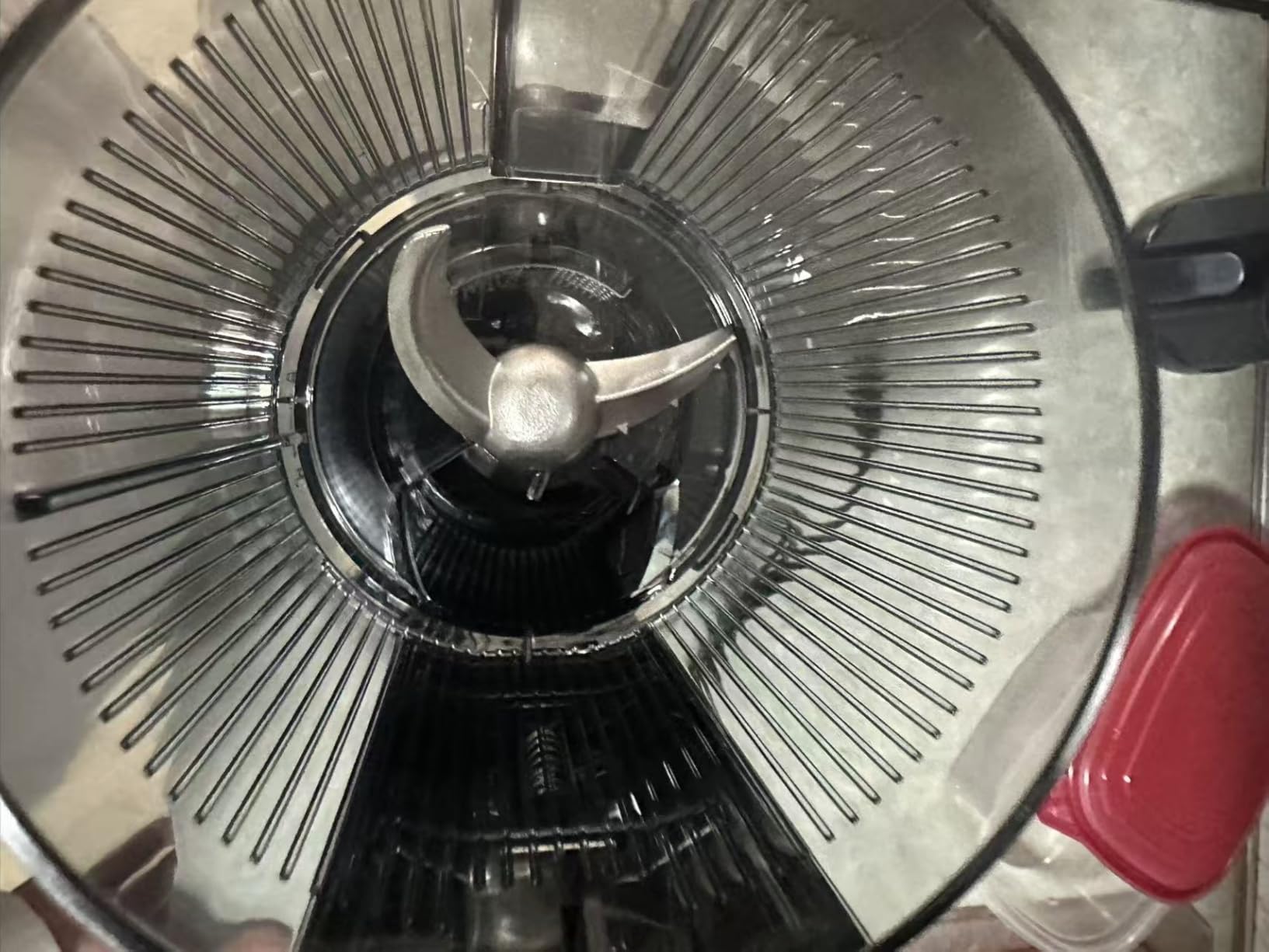 Cold Press Juicer, 5.5inch Wide Feed Chute Juicer Machine, Slow Masticating Juicer for Whole Vegetables & Fruits, Gray customer photo 1