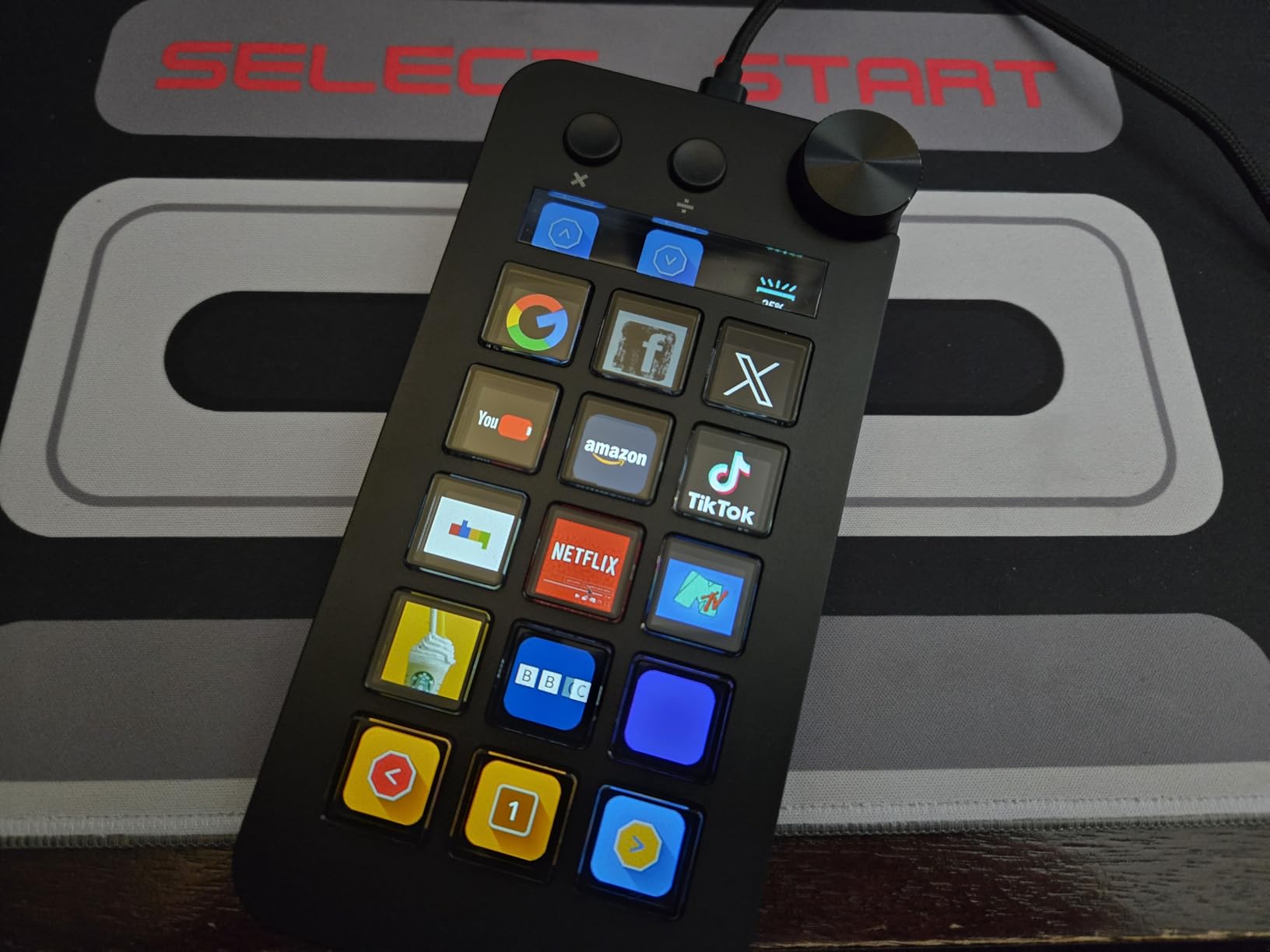 Stream Controller Deck,Macro Keypad,Gaming Macro Keyboard,Three Modes(Shortcut Keys,Calculator,Numeric Keypad),for OBS,Photoshop,Adobe Premiere Pro and Office Setup(N1 Black) customer photo 2