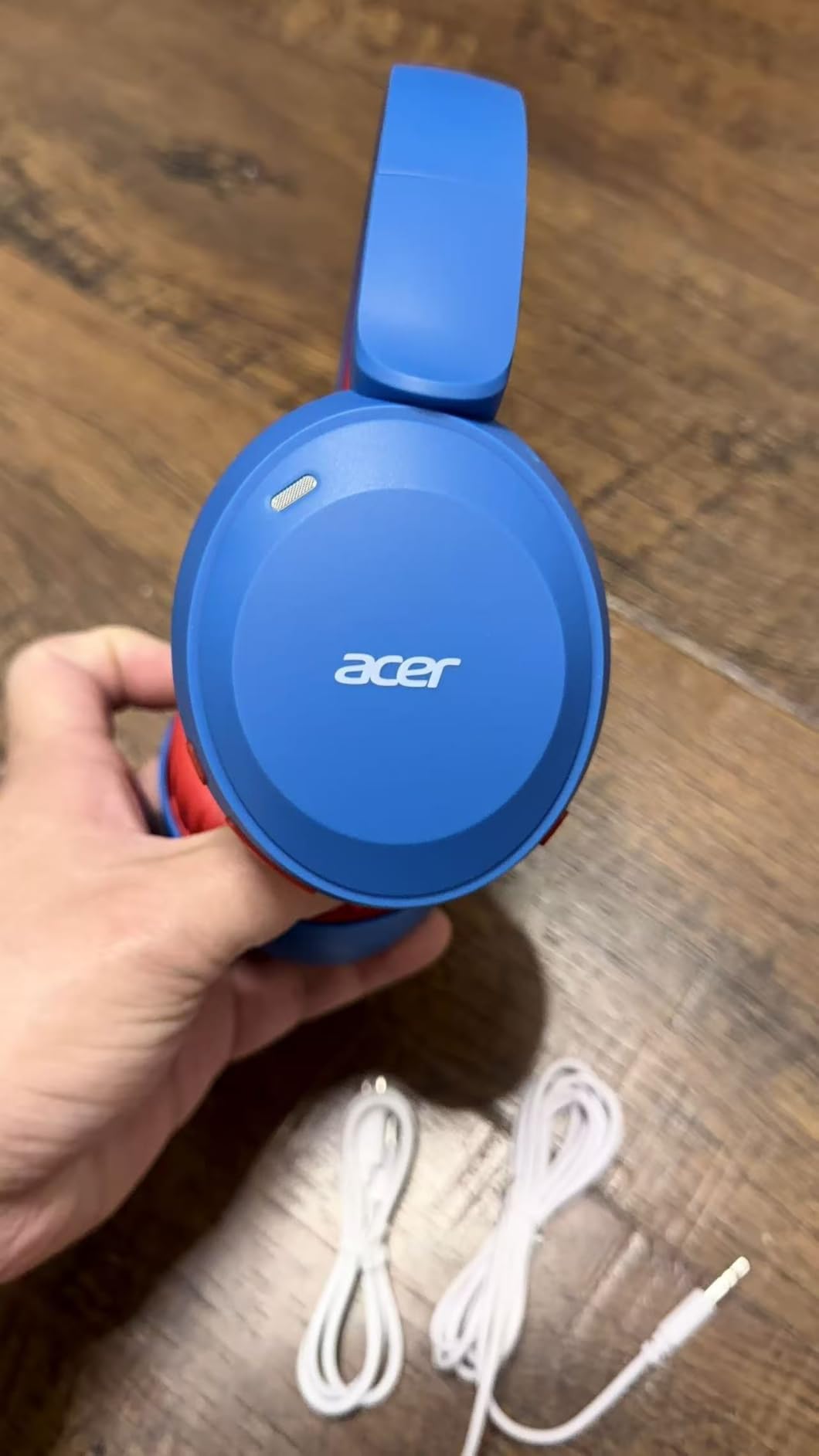 Acer Kids Bluetooth Headphones, 85/94dB Volume Limited, 60H Playtime, Bluetooth 6.0, Lightweight Over-Ear Wireless Headphones for Kids, Toddler Headphones with Built-in Mic, Purple-Green customer photo 2