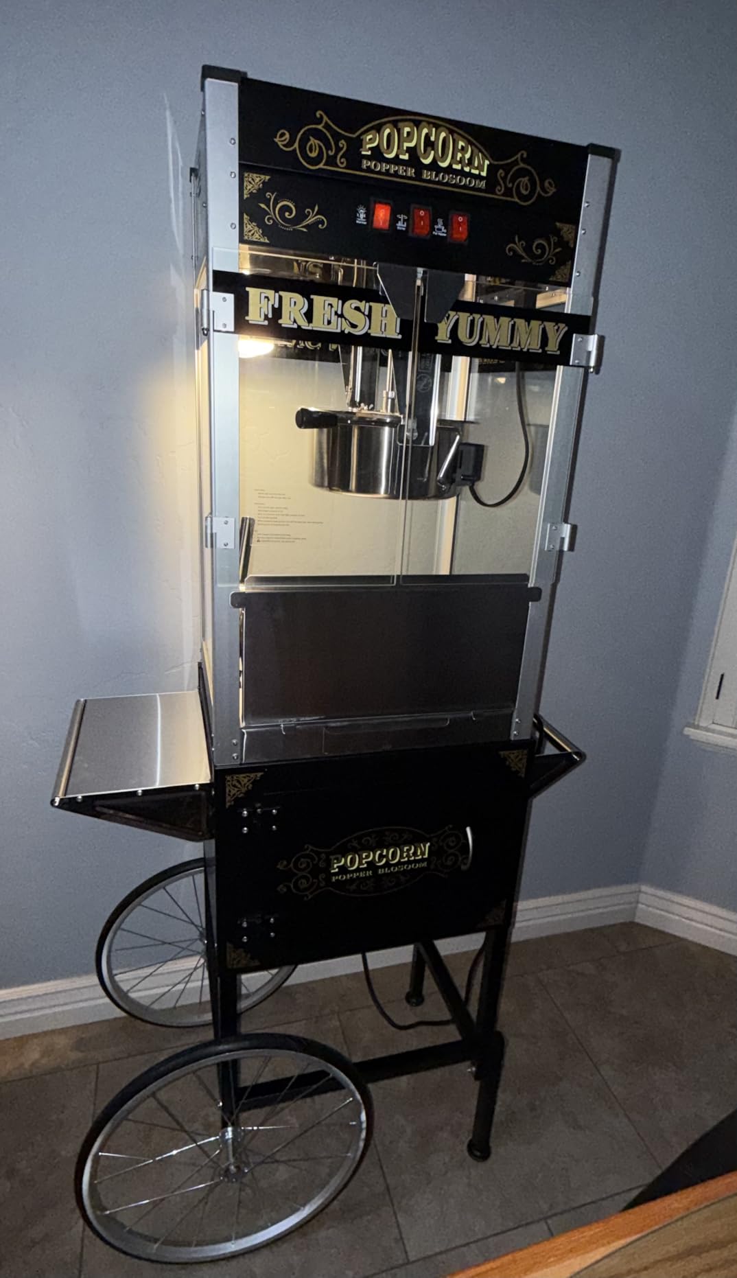 Commercial Popcorn Maker Machine 20 Oz 1440W, Theater Style Popper for 80 Cups/Batch with 3-Switch Control, Steel Frame & Tempered Glass Doors customer photo 1