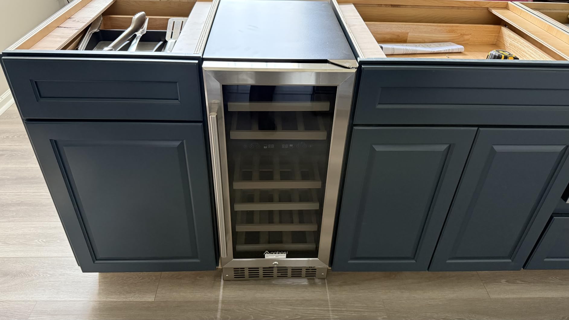 AAOBOSI 15 inch Dual Zone Wine Fridge, 28 Bottles Built-in or Freestanding Fridge,41-64°F Wine Cooler with Professional Compressor，Low Noise and No Fog customer photo 1