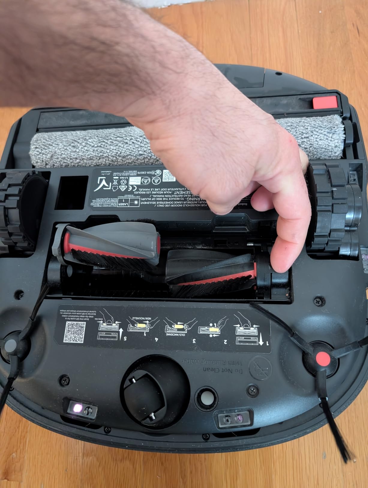 C28 Robot Vacuum and Mop for Pet Hair, 15,000 Pa Suction, HydroJet Self-Cleaning Roller Mop, DuoSpiral Anti-Tangle Brush, All-in-One Auto-Empty Station, AI Obstacle Avoidance customer photo 2