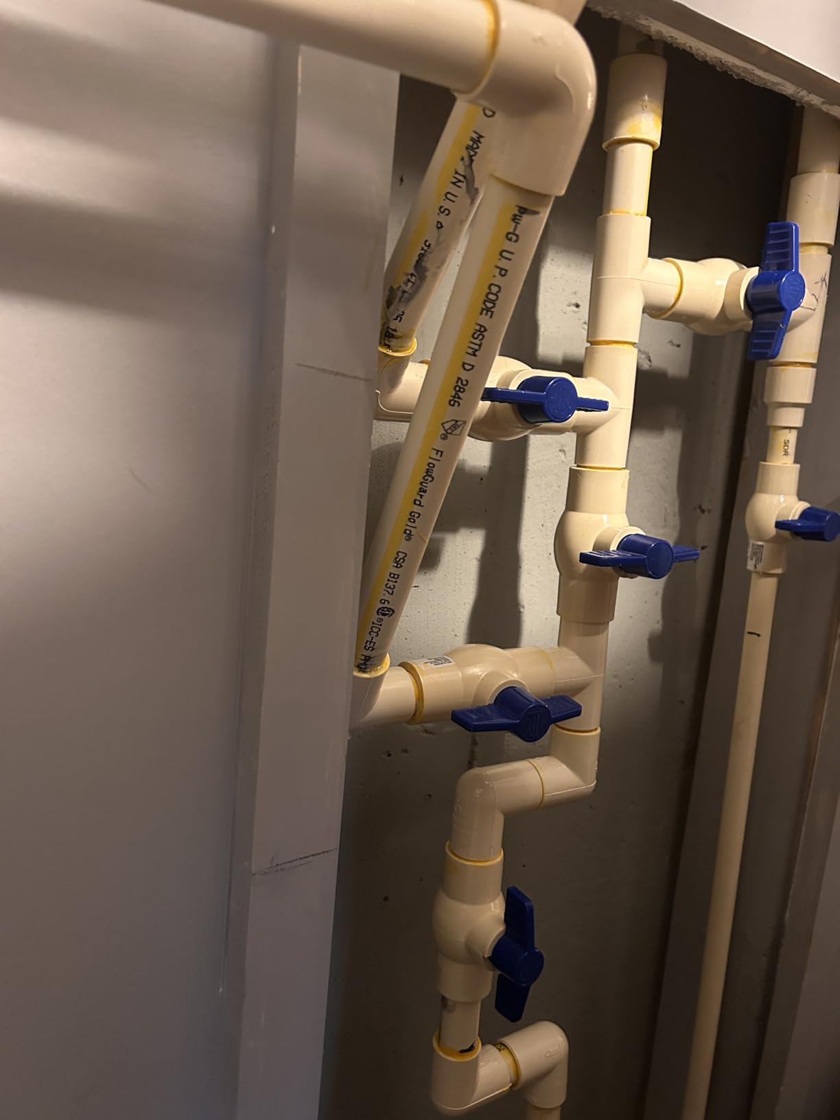 GE Smart Water Softener, 35,000 Grain, Reduce Hard Minerals to Whole House, Built-in WiFi with Water Flow Alerts, Soft Water for Shower, Appliances, and Plumbing, GXSH35W customer photo 1