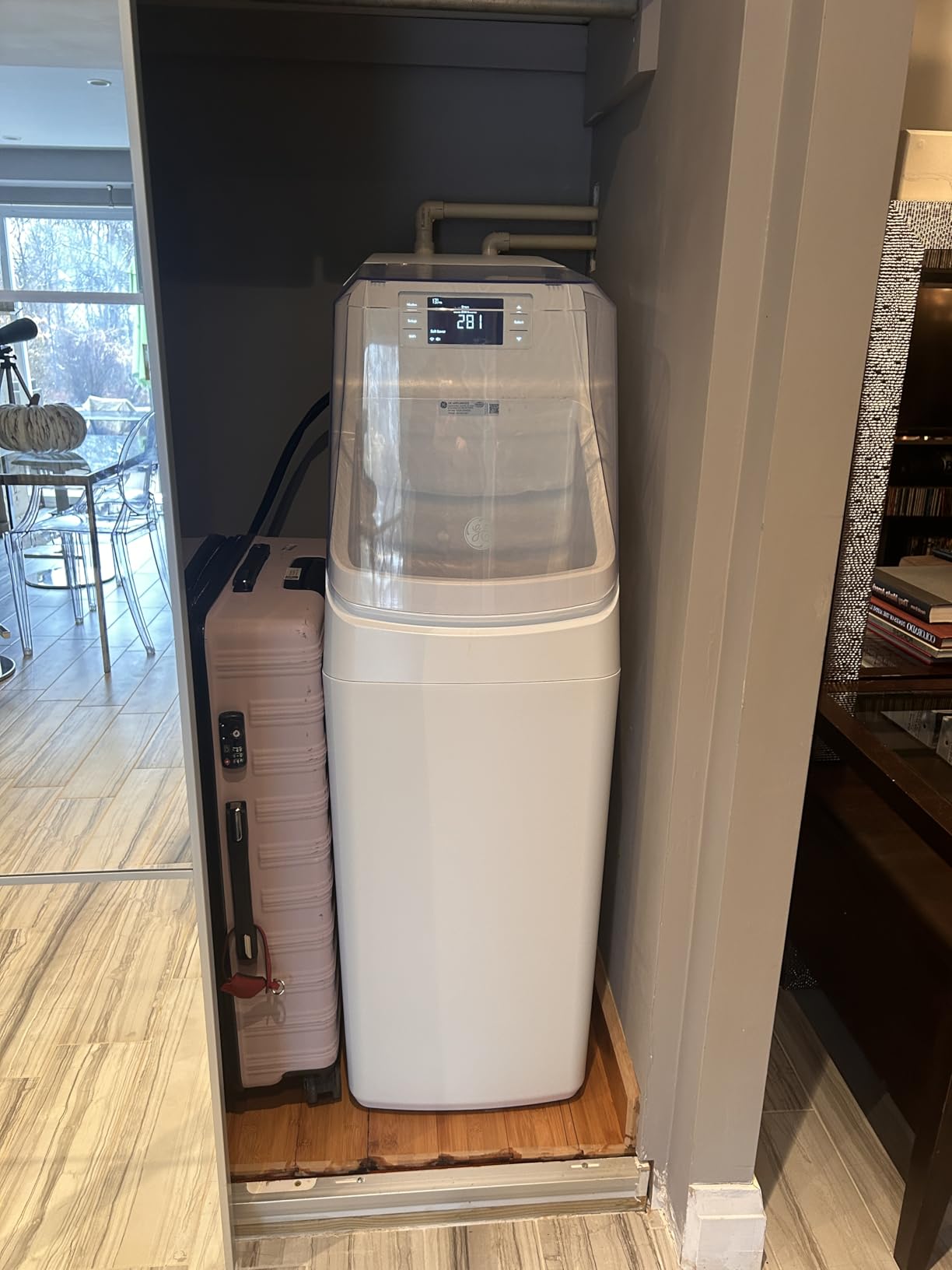 GE Smart Water Softener, 35,000 Grain, Reduce Hard Minerals to Whole House, Built-in WiFi with Water Flow Alerts, Soft Water for Shower, Appliances, and Plumbing, GXSH35W customer photo 2