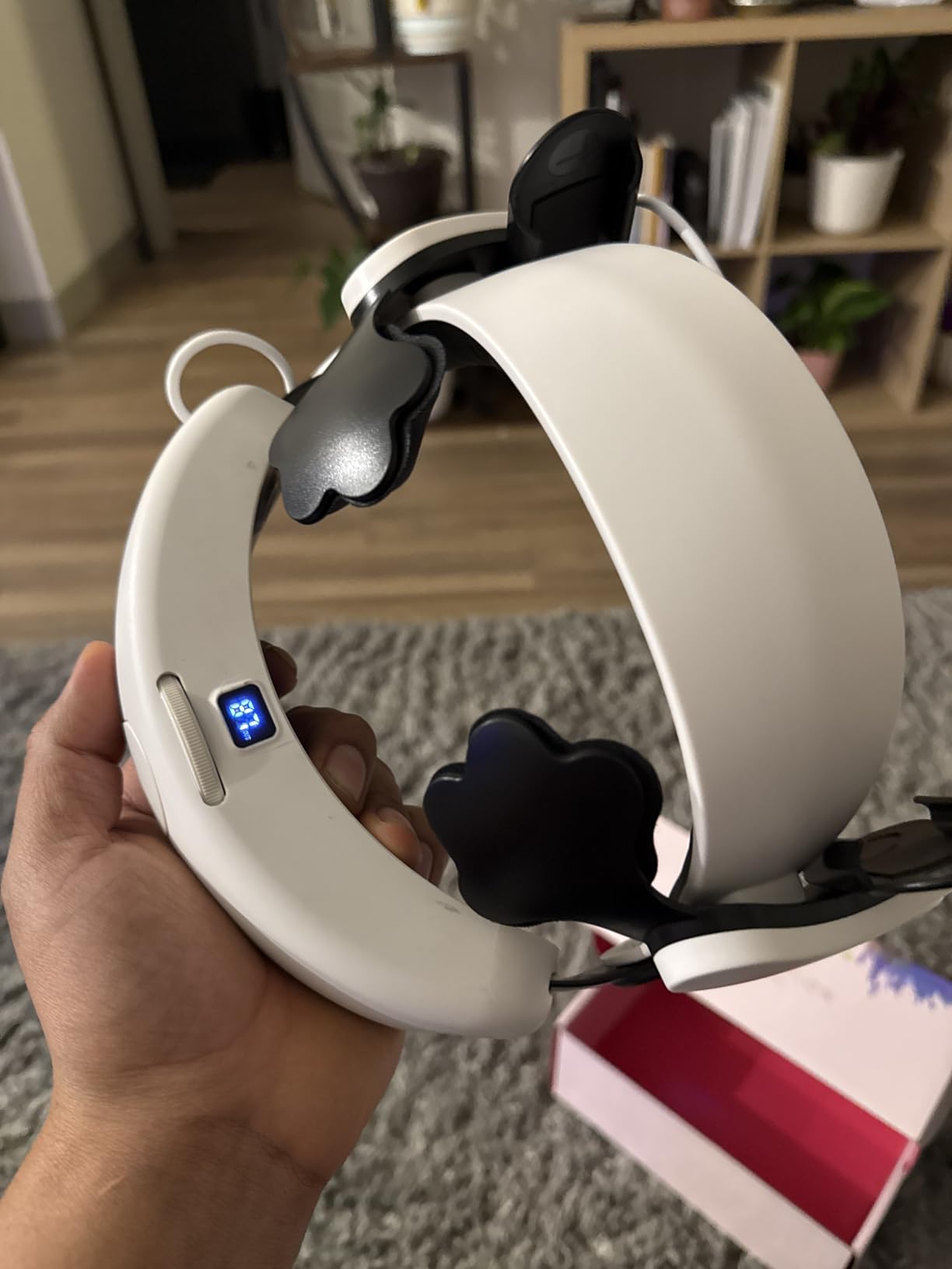 10000mAh Battery Head Strap for Meta Quest 3/Quest 3S, 3.5mm/Type-C Audio Expansion, Reduce Facial Stress, Battery Pack Accessories, to Extend Playtime for VR Headset Compatible with Meta Quest 3S customer photo 1