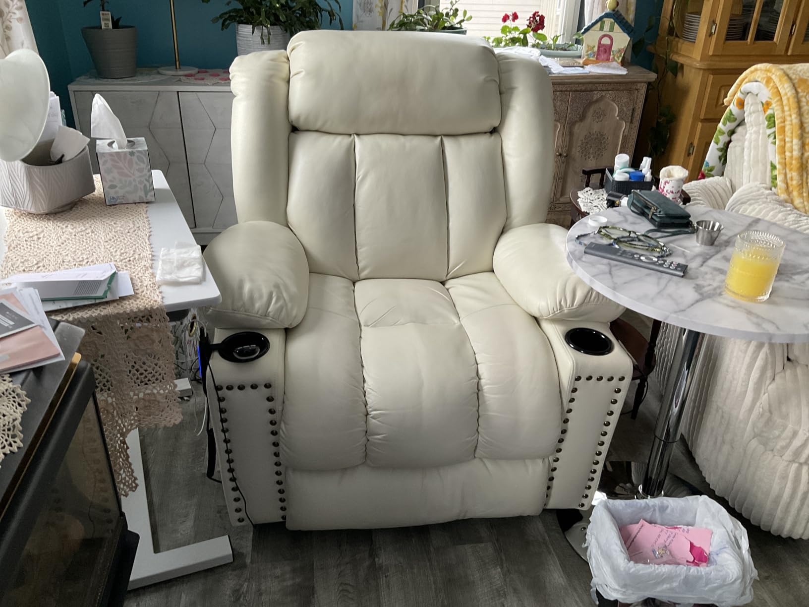 Triple Motor Large Power Lift Recliner Chair for Elderly with Heat and Massage, Lay Flat Lift Chairs for Seniors Infinite Position, Extended Footrest, USB Ports, Cup Holder, Black customer photo 1