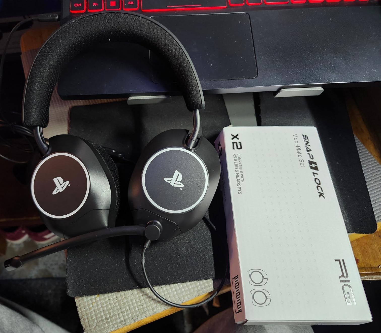 RIG R5 Spear PRO HS Wired Gaming Headset Officially Licensed for PlayStation, PS5, PS4, PC - 40mm Graphene Drivers, Tempest 3D Audio, Flip-to-Mute Mic, Memory Foam Cushions, 3.5mm -Black customer photo 1