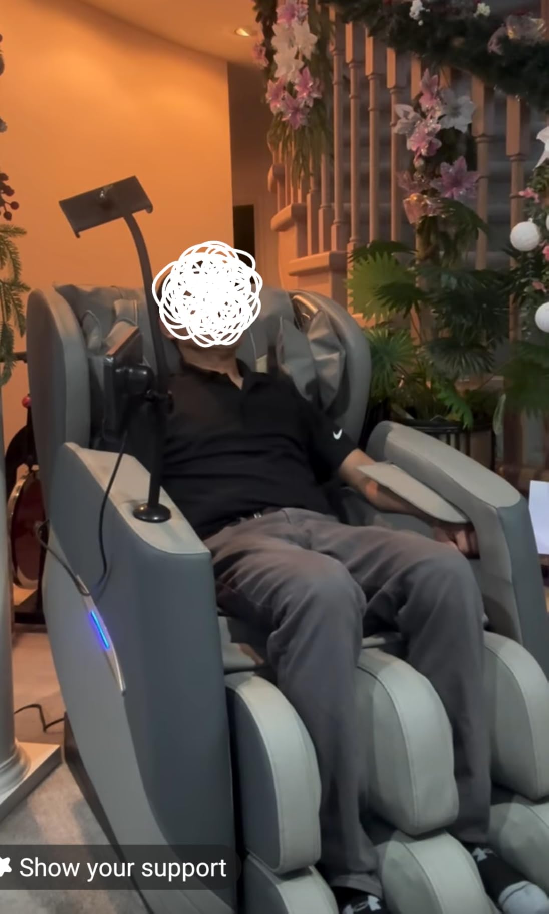 Massage Chair Full Body, Zero Gravity Massage Chair with 16 Fix Rollers, Auto Massage Program, Foot and Calf Massage, Recliner Chair with Heating, Touch Screen Controller, Bluetooth Speaker customer photo 1