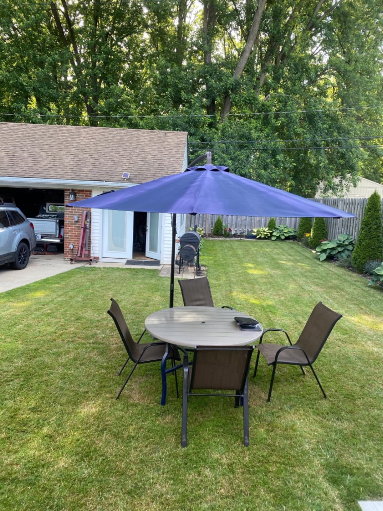 wikiwiki 10ft Patio Umbrella with Base Included, Outdoor Offset Cantilever Umbrella with Sandbag Base for Backyard, Garden and Pool, Easy to Tilt and Crank, Beige customer photo 1