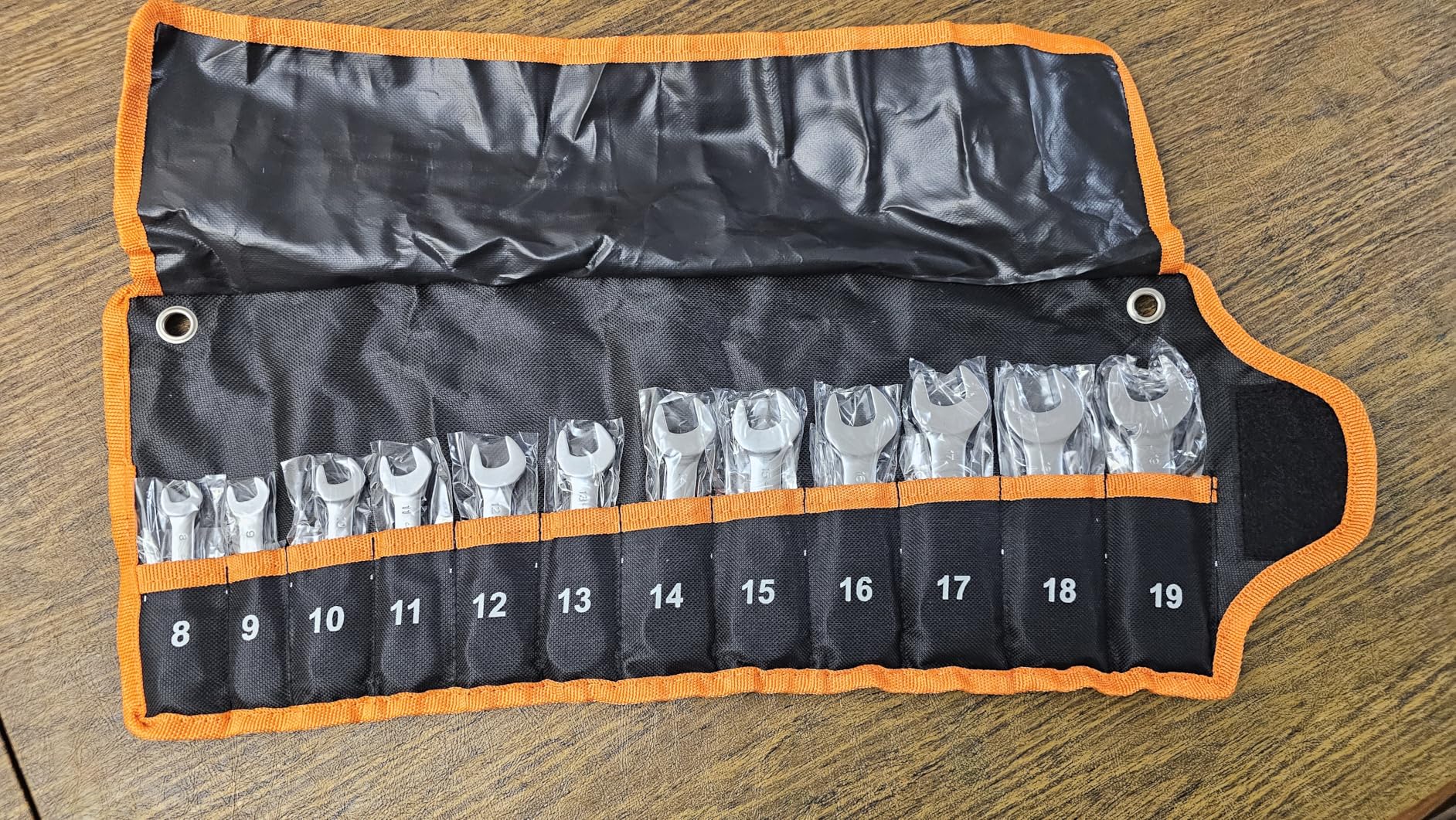 Crosstar 12-Piece Metric Stubby Flex-Head Ratcheting Combination Wrench Set with Rolling Pouch - 8-19mm, 90-Tooth, CR-V Steel, Compact Design for Tight Spaces customer photo 1