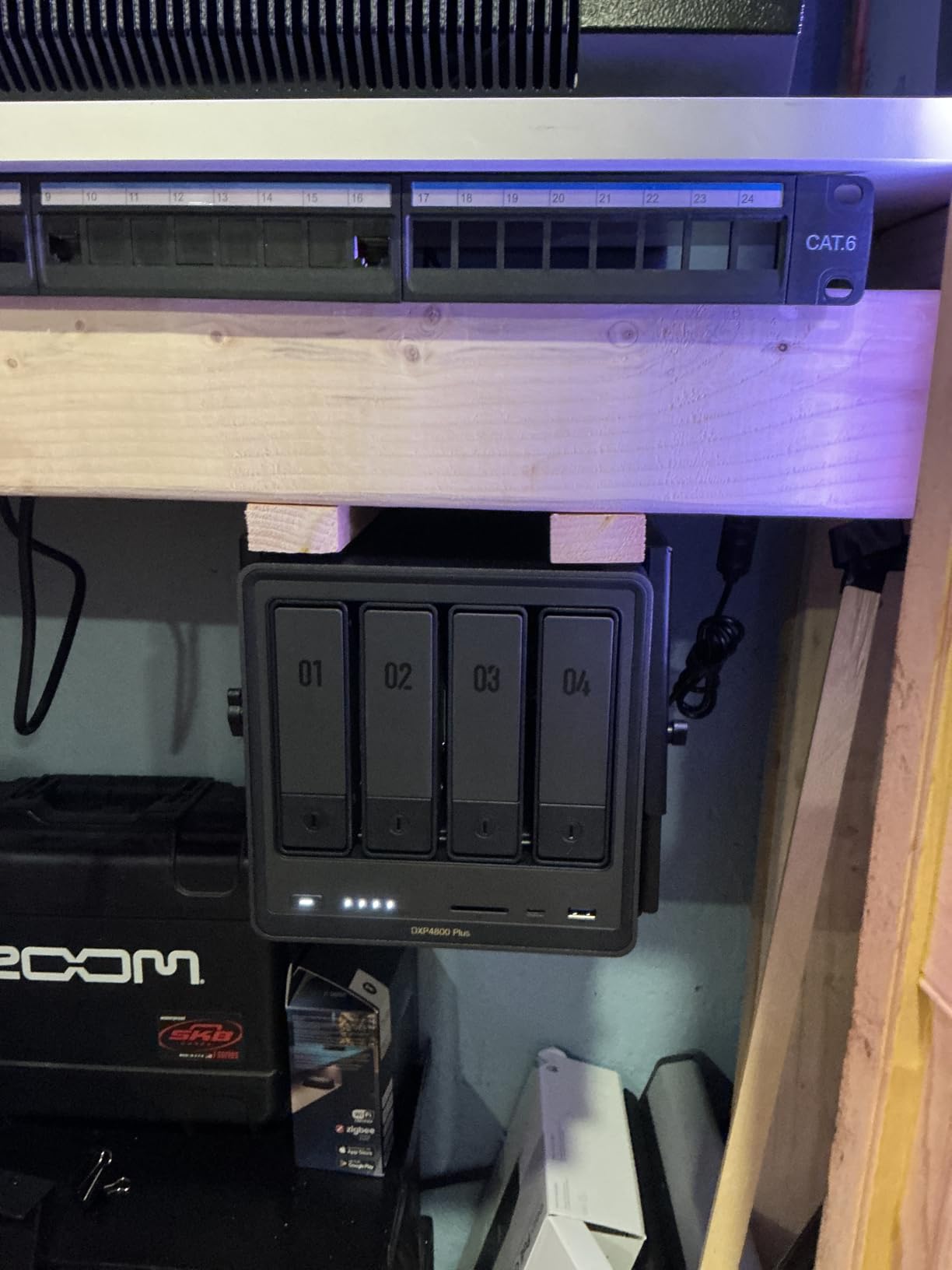 UGREEN NAS DXP4800 Pro 4-Bay Desktop NAS, Intel Core i3-1315U 6-Core CPU, 8GB DDR5 RAM, 128G SSD, 1x 10GbE, 1x 2.5GbE, 2X M.2 NVMe Slots, 4K HDMI, Network Attached Storage (Diskless) customer photo 1