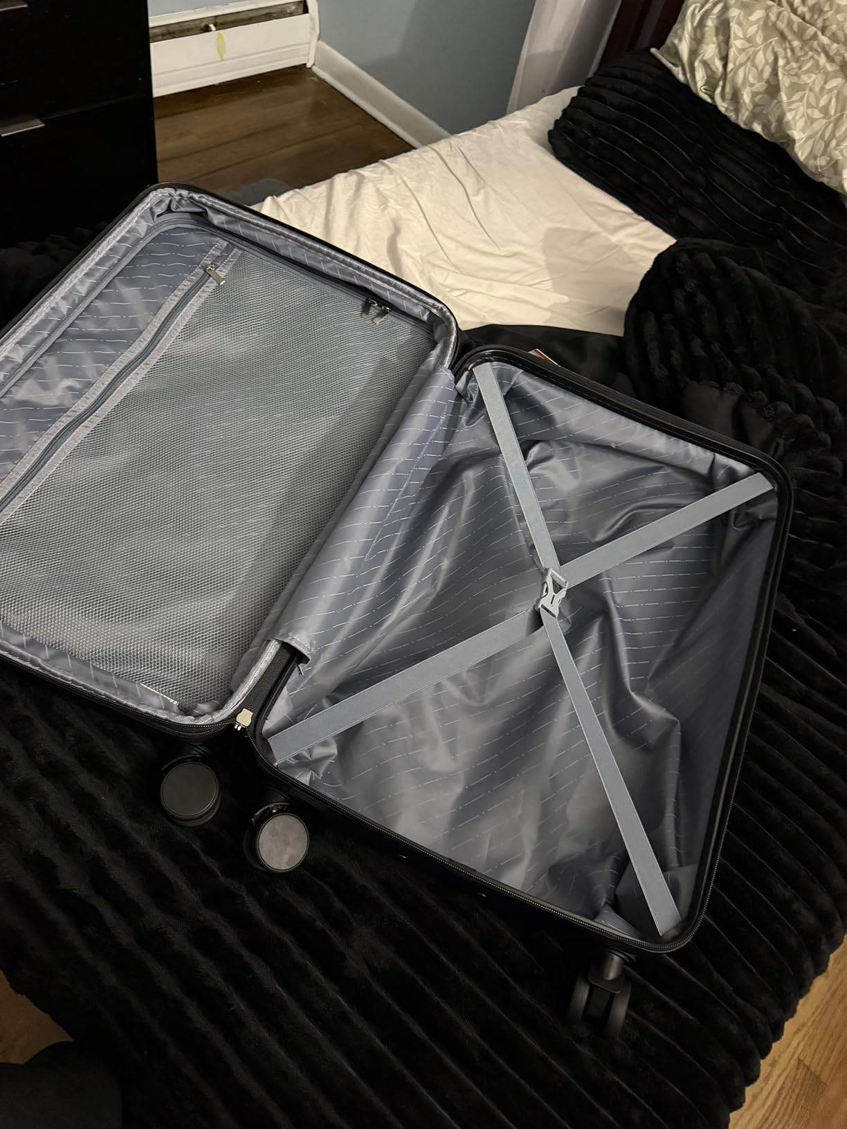 NEWBULIG 20 Inch Carry on Luggage, Lightweight Expandable Rolling Suit Case with TSA Lock, Hard Shell ABS Suitcase with Double Spinner Wheels, Blue customer photo 2