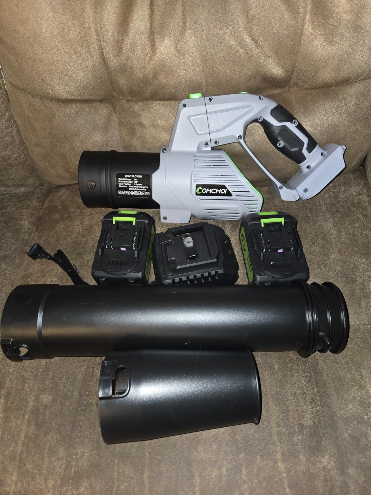 Comchoi Electric Leaf Blower Cordless, 680 CFM 5 Speed Mode, 2 Batteries & Charger, Handheld Leaf Blowers for Lawn Care, Portable Lightweight Grass Blower customer photo 2