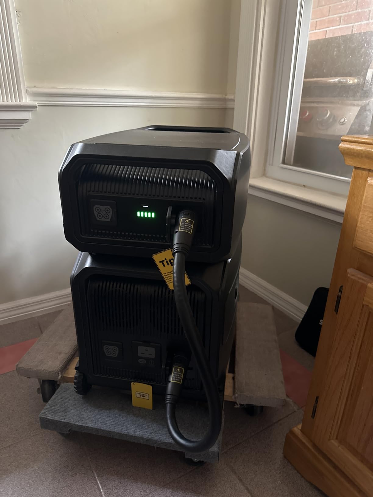 OUPES Guardian 6000 Ultimate Power System: 9216Wh Dual Battery Station with 6000W Output, 4x240W Solar Panels (960W), 120V/240V Dual Voltage for Complete Energy Independence & Home Backup customer photo 2