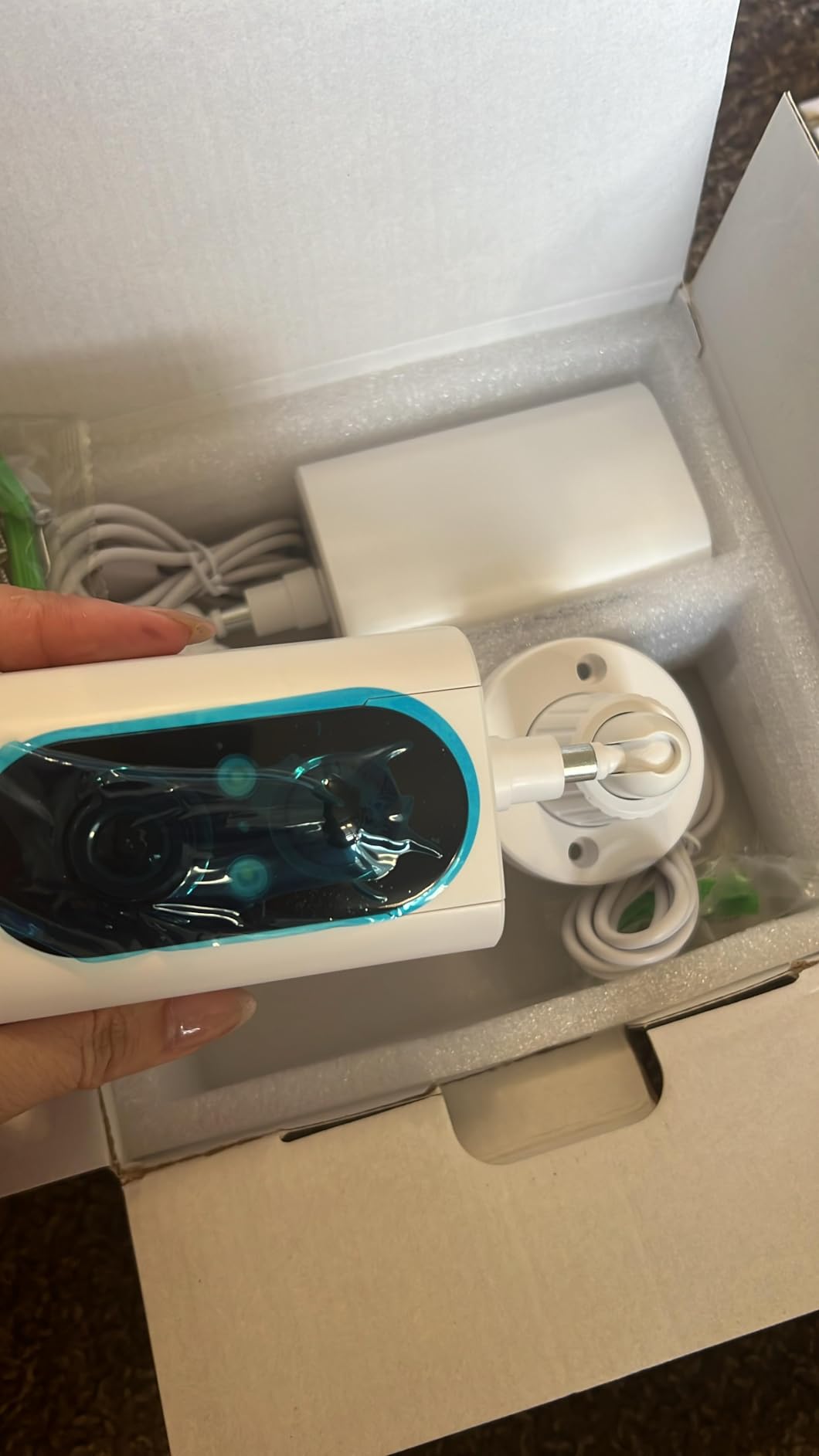 Security Cameras Wireless Outdoor 355° Pan Rotating 2K Color Night Vision Cameras for Home Security WiFi Battery, Motion Detection, 2-Way Talk, IP65, 2 Pack customer photo 1