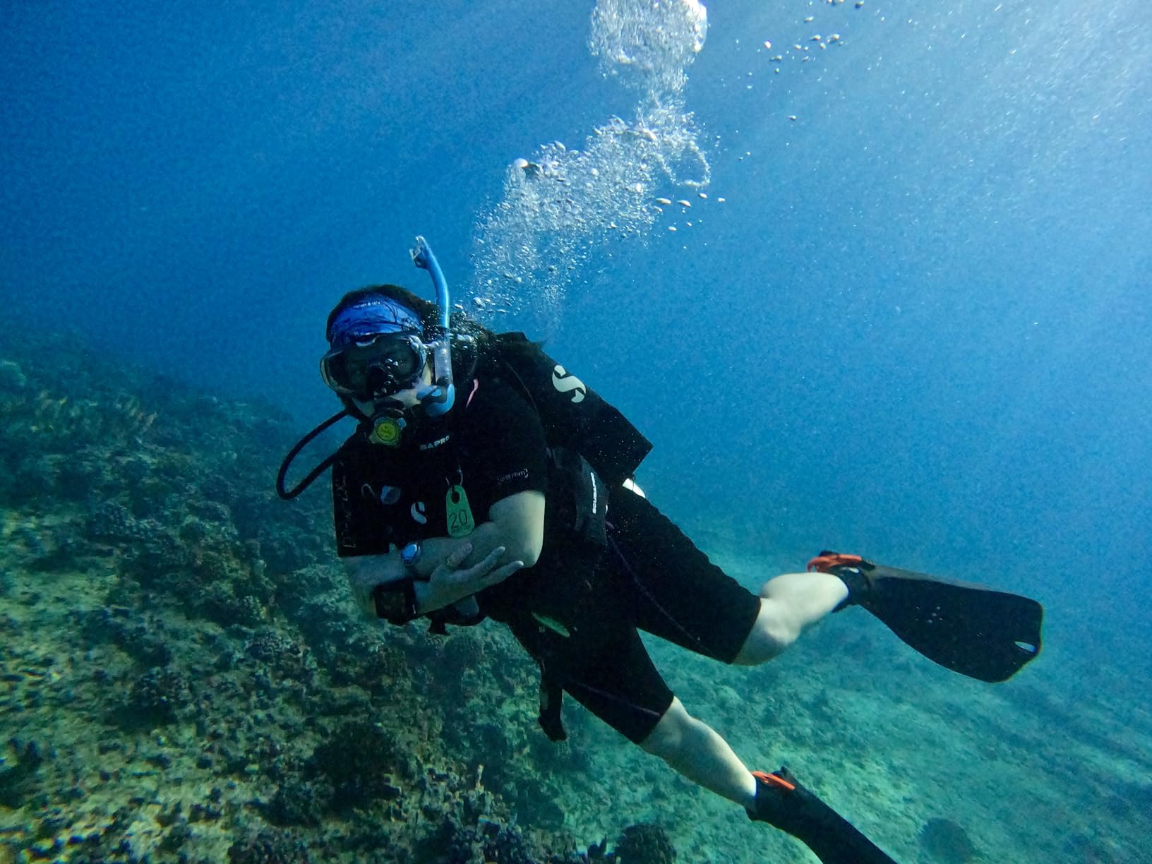 SUUNTO Nautic Dive Computer with Bungee Cord, Bright AMOLED Display, Integrated LED Flashlight, Up to 120H, GPS & Underwater Route Tracking, Wireless Tank Pressure Monitor customer photo 1