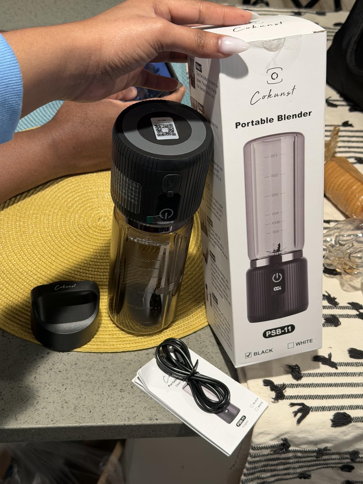 COKUNST Portable Blender, Small Smoothie & Shake Maker with 8 Blades, Compact Personal Blender with LED Display, USB C Rechargeable Juice Mixer with Extra Lid for Travel, Gym, Home, 17oz, Black customer photo 2