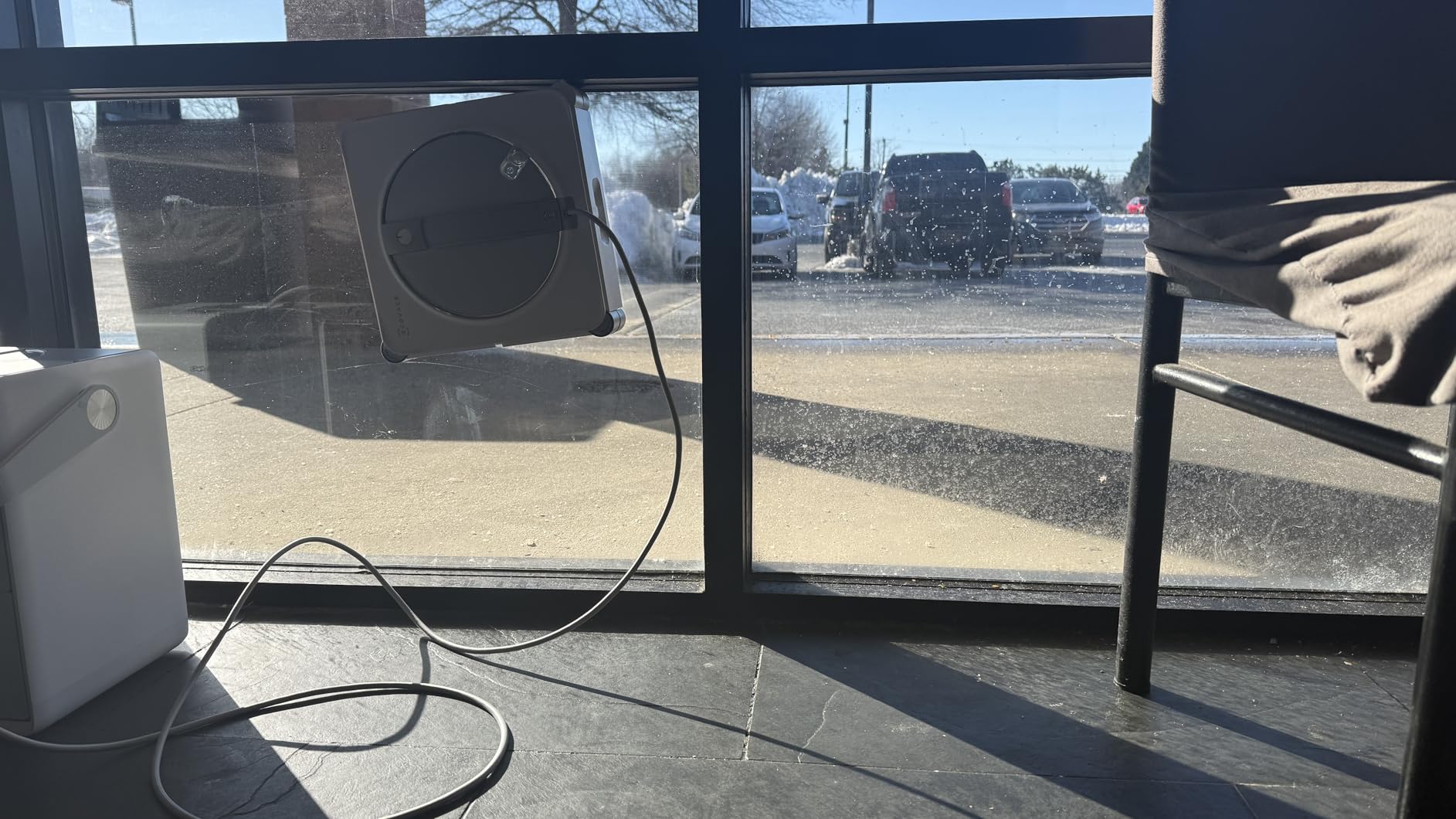 ECOVACS WINBOT W2S Window Cleaning Robot, Intelligent Edge-to-Edge Cleaning with TruEdge Scrubbers, 3 Water Nozzles, 10-Level Safety System, Win-SLAM 4.0 Route Planning, Even Climbing System customer photo 2