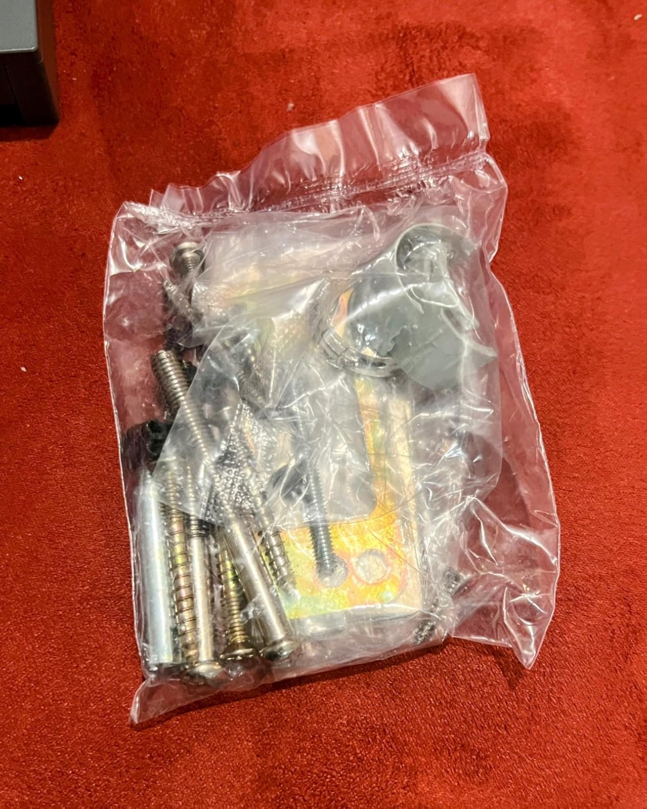 myQ Secure View 3-in-1 Smart Lock with 2K HDR Video Doorbell Camera, Face Access, Fingerprint Access, PIN & App Control - Intelligent Entry with Built-in Camera, Color Night Vision & Two-Way Audio customer photo 1