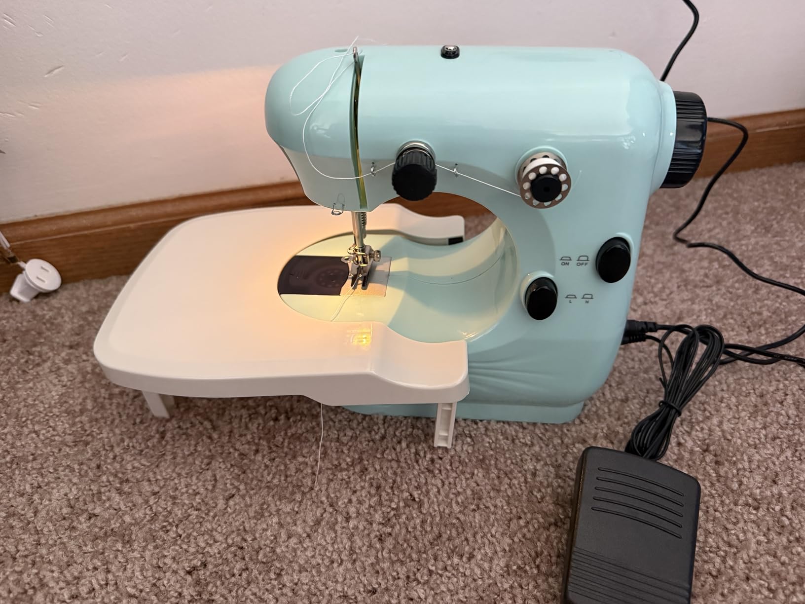 Sewing Machine, Mini Sewing Machines for Beginner with Eco-Friendly Material, Dual Speed Portable Sewing Machines with Extension Table, Light - Easy to Use, Best Gift for Kids and Women customer photo 2