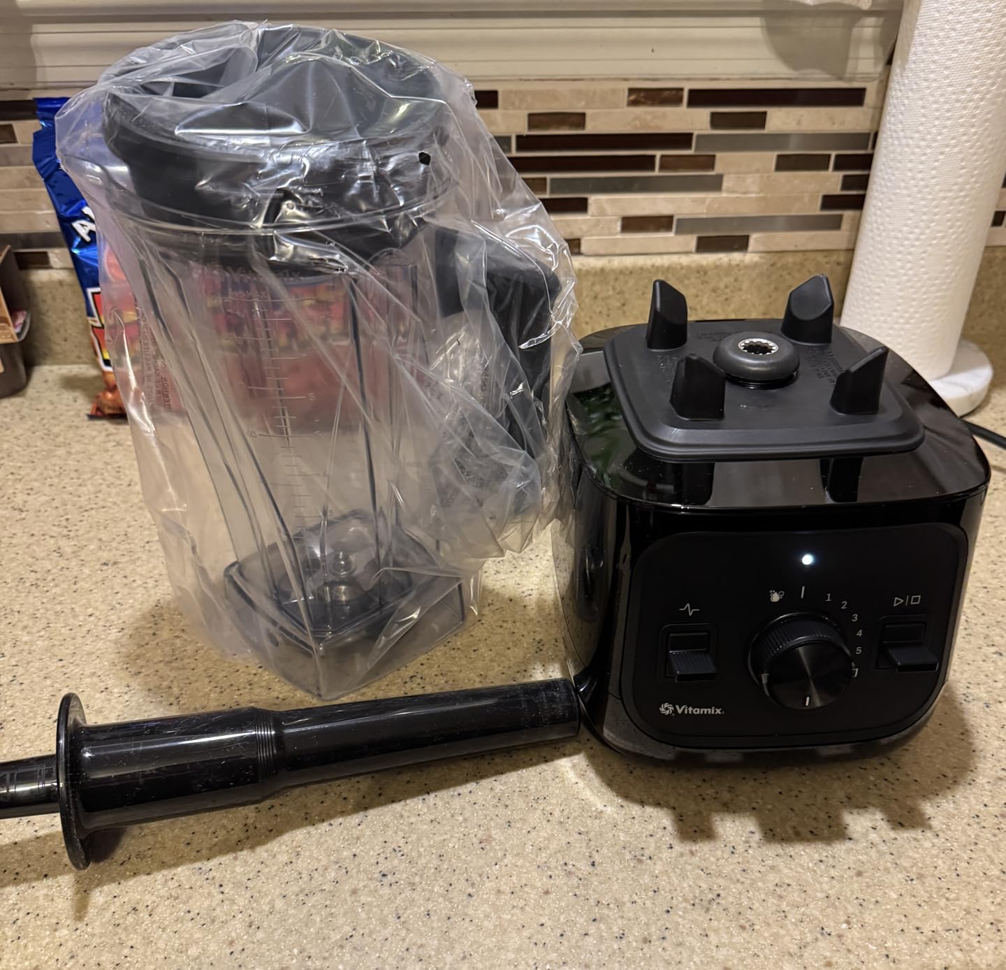 Vitamix VX1 Blender, Professional-Grade Kitchen Blender for Smoothies, Soups, Juices and More, 10-Speeds, Stainless Steel Blades, Self-Cleaning Kitchen Appliance, 64 Oz Classic Container, Black customer photo 1