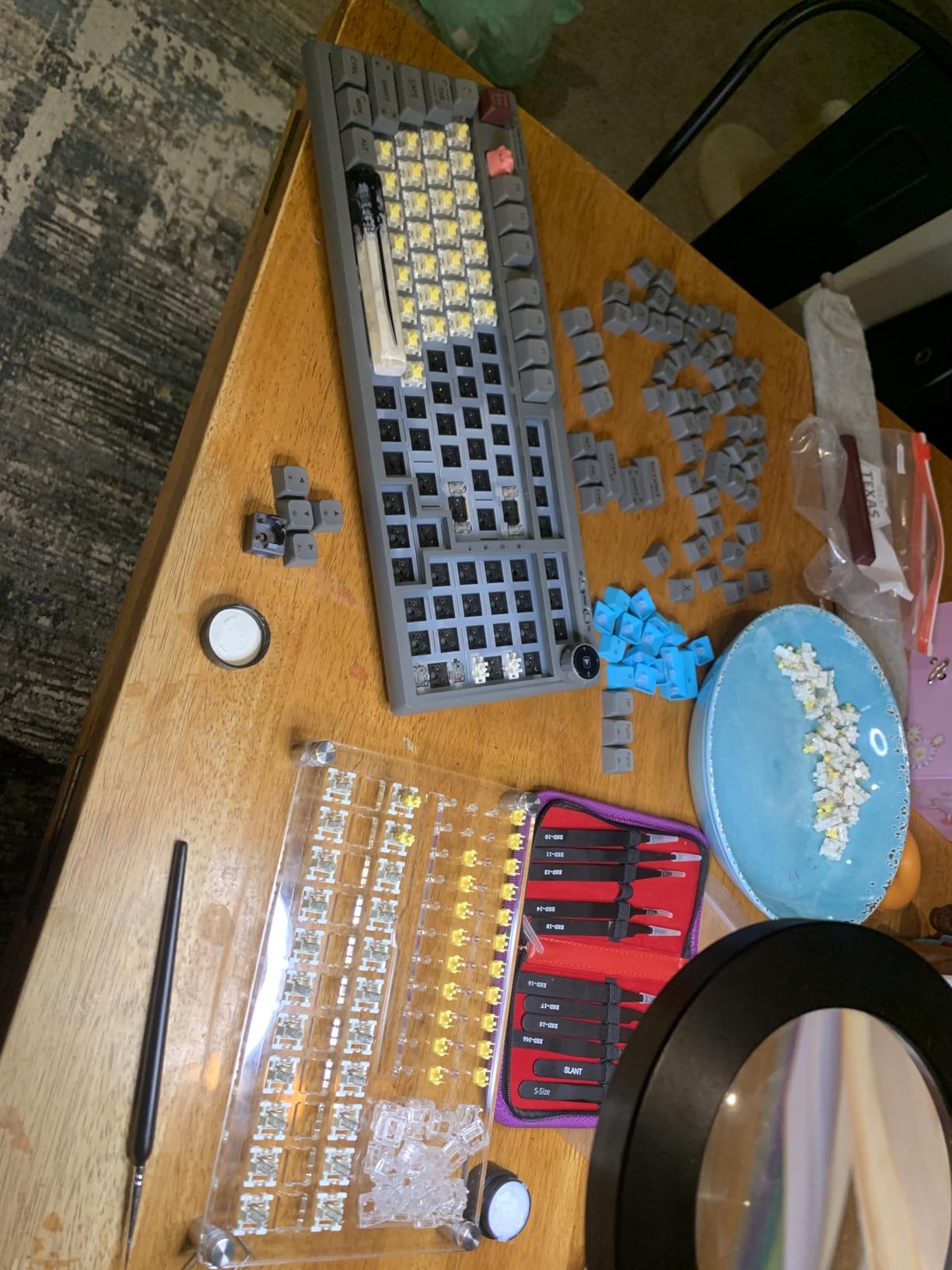 HONKID Keyboard Lube Kit 8PCS, Keyboard Switch Lube GPL 205G0 0.35 oz Keycap Puller Key Puller Switch Lube Station Tweezers Lubrication Pens and Stem Holder Tool Puller customer photo 1