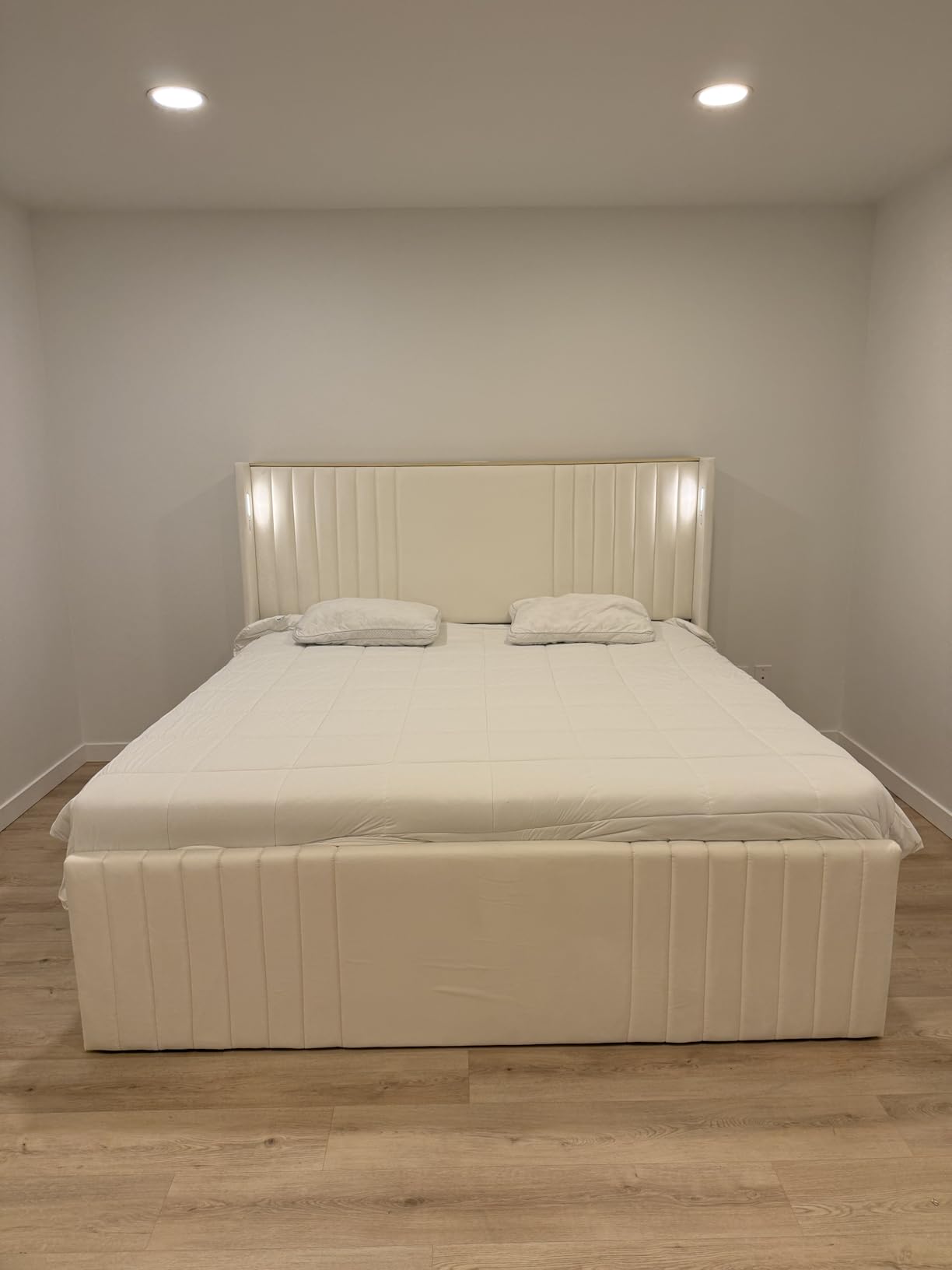 King Size Bed Frame with 55.1