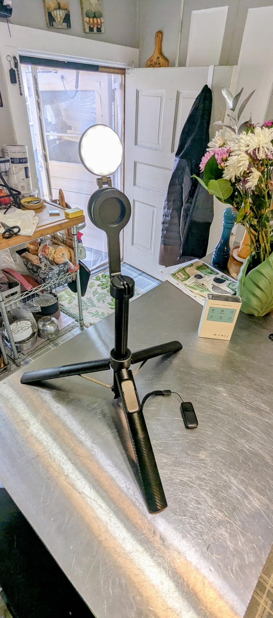 yAyusi 3-in-1 Magnetic Vlogging Kit for iPhone/Android, YouTube Starter Kit, Magnetic Tripod/Microphone/Remote Control, 71