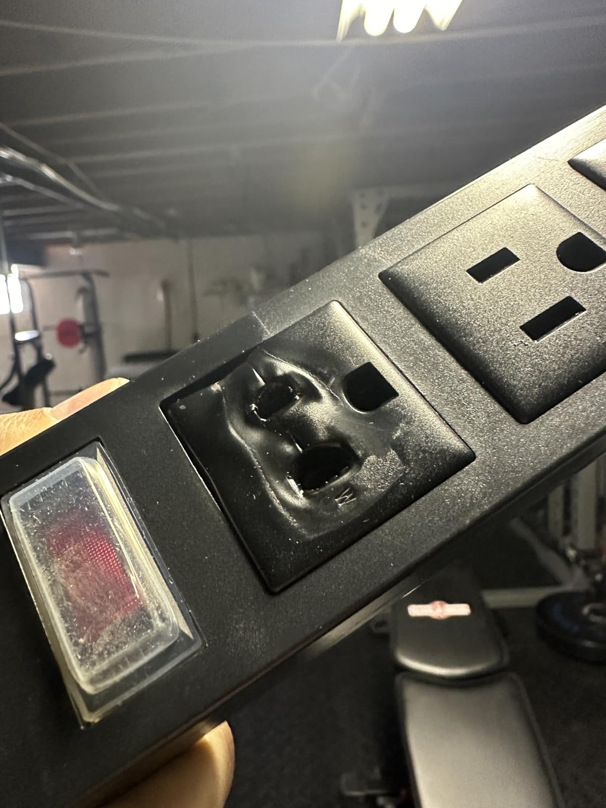 Outdoor Power Strip Waterproof with 5 Outlets, Garden Weatherproof Surge Protector, Christmas Multiple Outlet Exterior Socket for Lighting Appliances. 5FT Extension Cord Strip with Flat Plug. Black customer photo 2