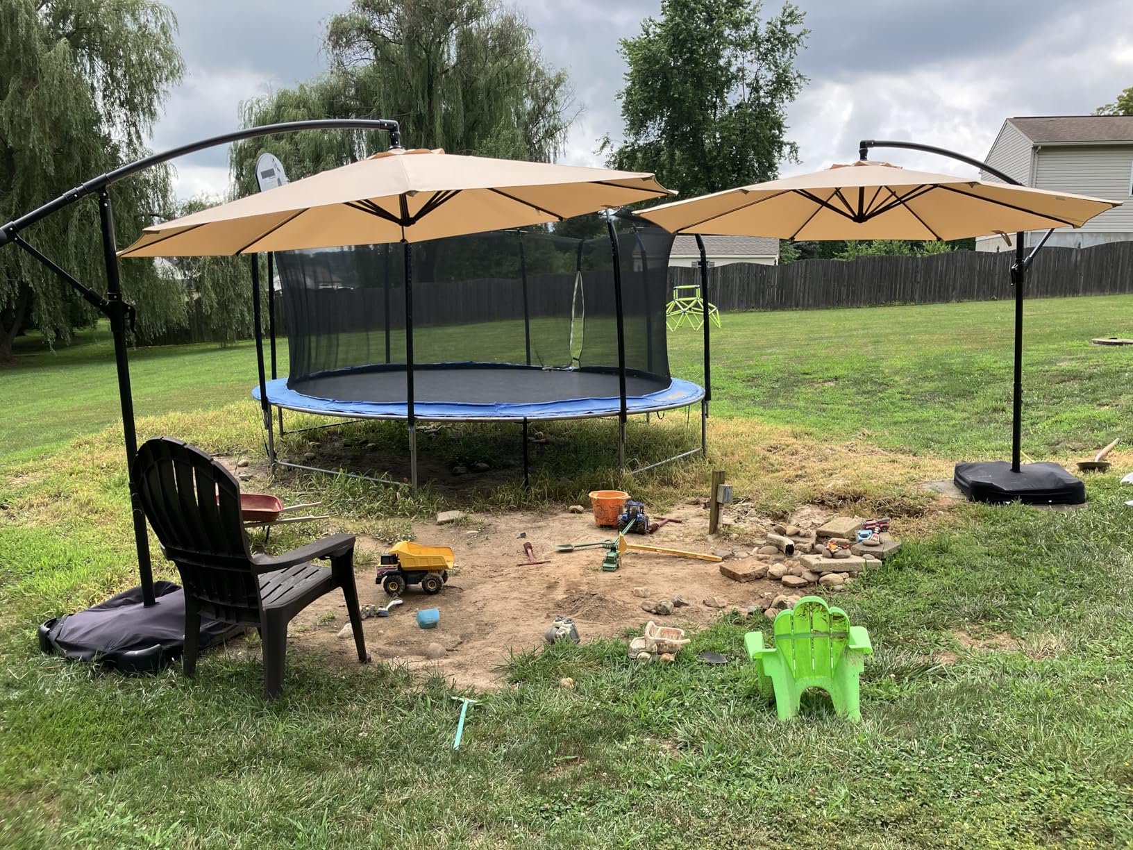 OLILAWN 10ft Patio Umbrella with Base Included, Outdoor Offset Cantilever Umbrella Upgraded Yarn-dyed Fabric Shade, Sturdy 8 Rids, 360 Degree Rotation & Easy Tilt Adjustment for Pool Deck Porch Backyard Garden, Light Grey customer photo 2