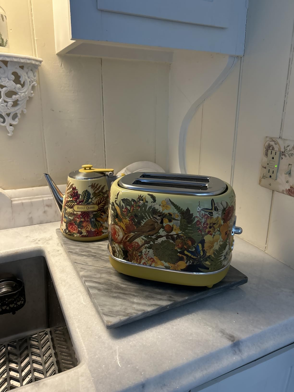 Hazel Quinn 2-Slice Retro Toaster, 6 Browning Levels, 3 Functions-Defrost/Reheat/Cancel, Removable Crumb Tray for Easy to Clean, 1.5 Inches Extra Wide Slots - Pearl White customer photo 1